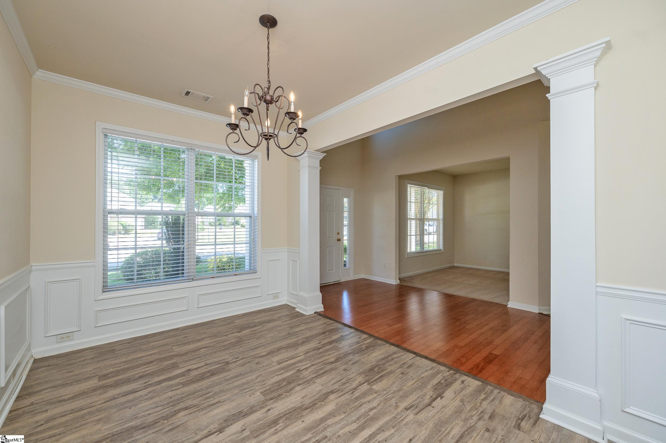 17 Jordan Crest Court Property Photo 6