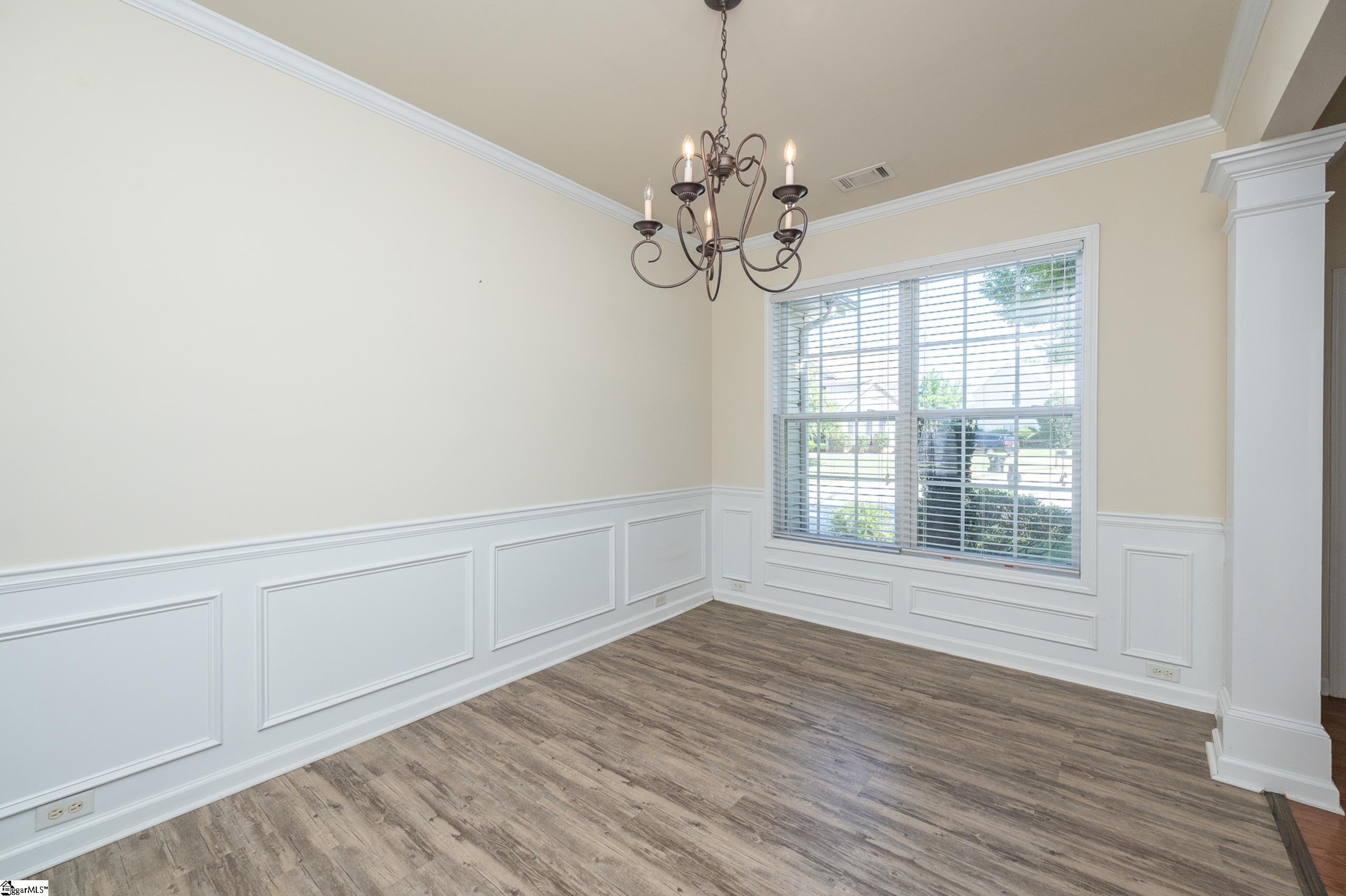 17 Jordan Crest Court Property Photo 7