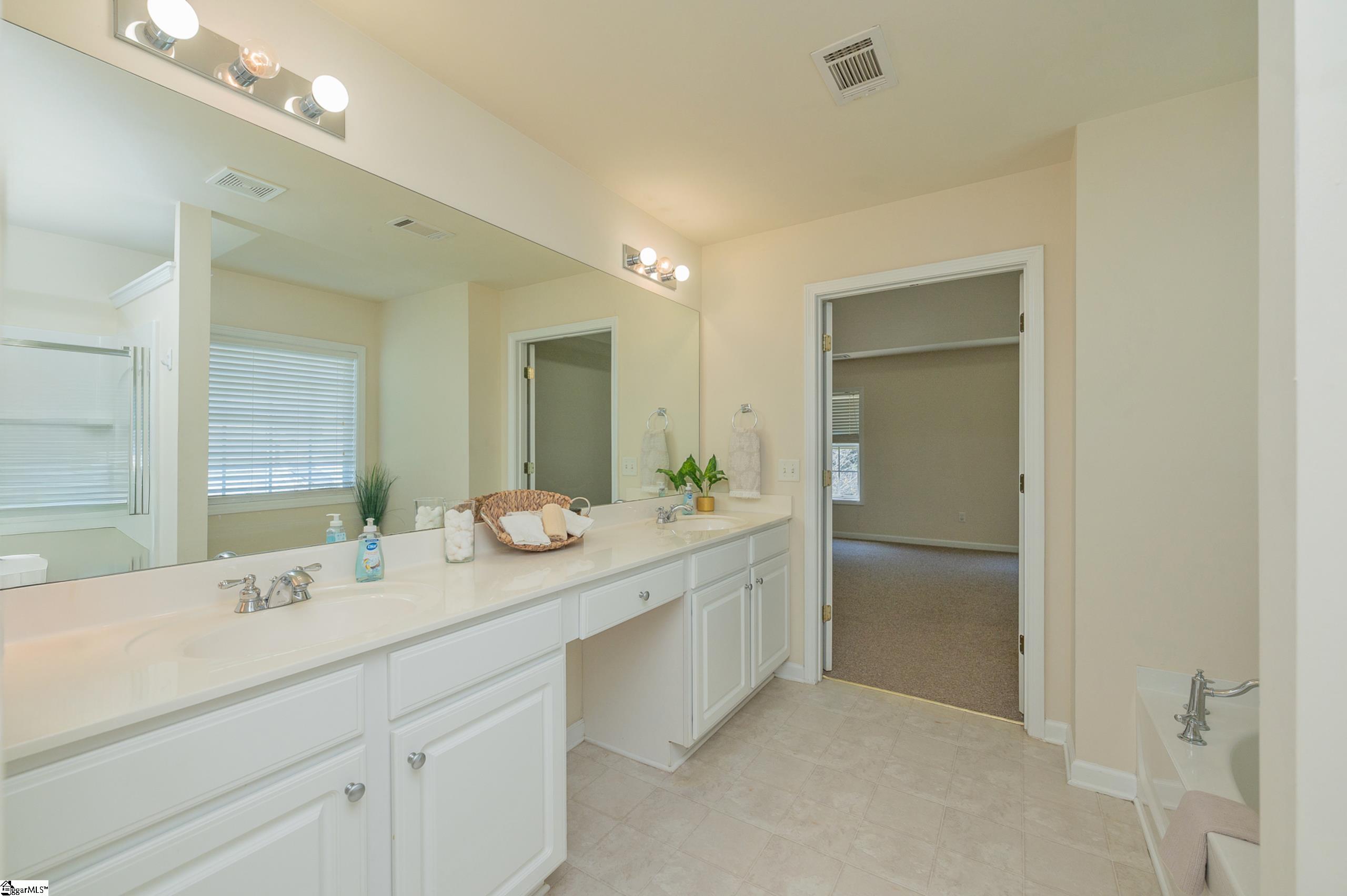 17 Jordan Crest Court Property Photo 24