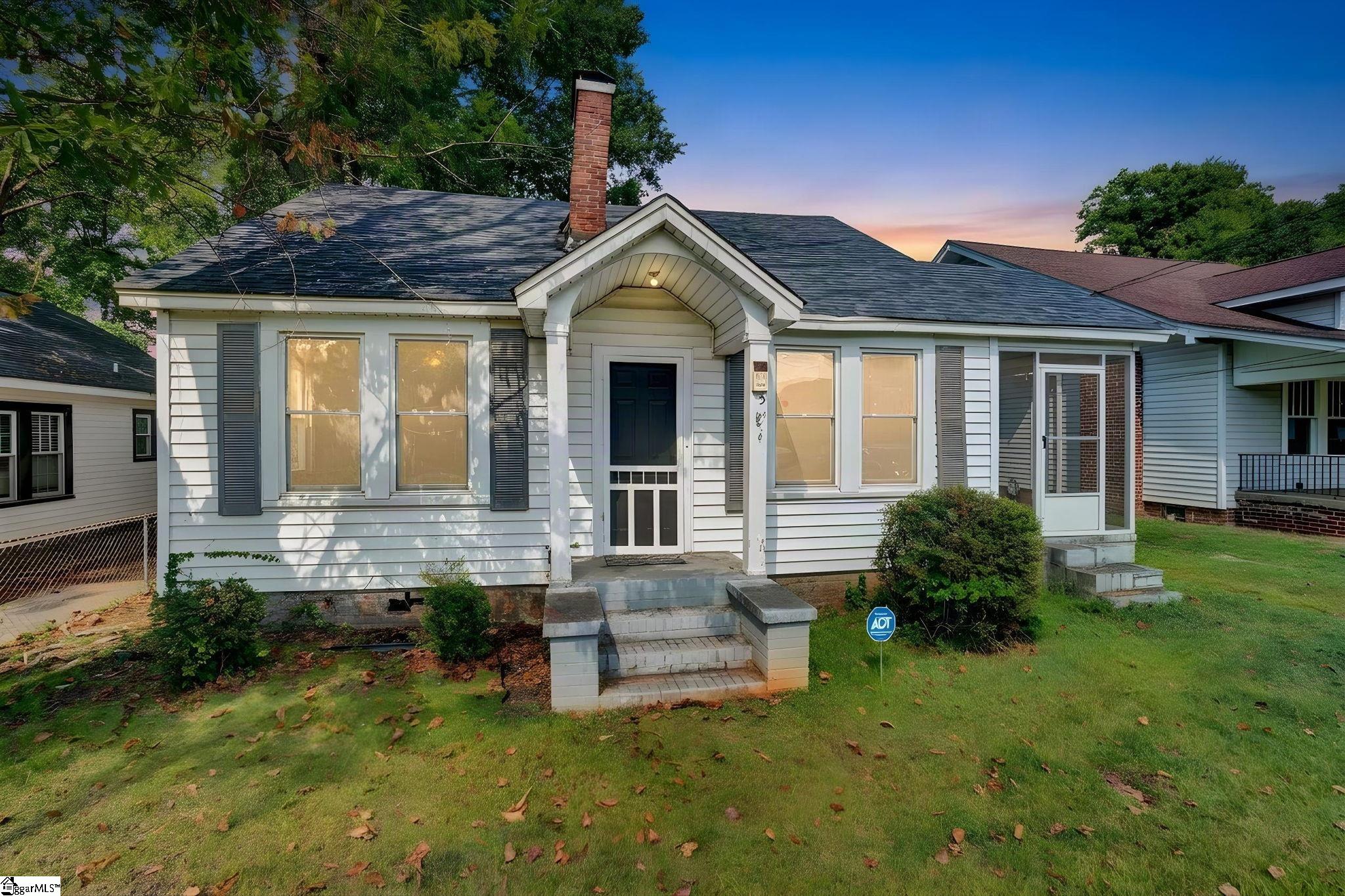 526 Perry Avenue Property Photo 1