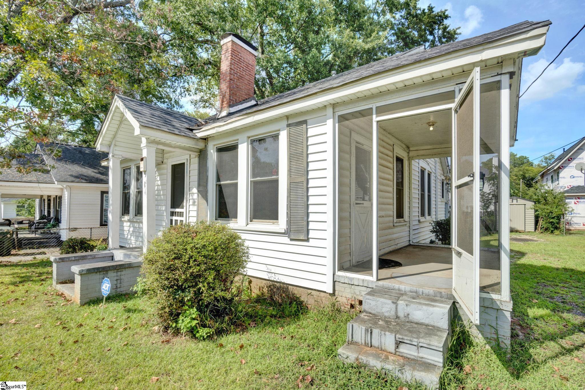 526 Perry Avenue Property Photo 4