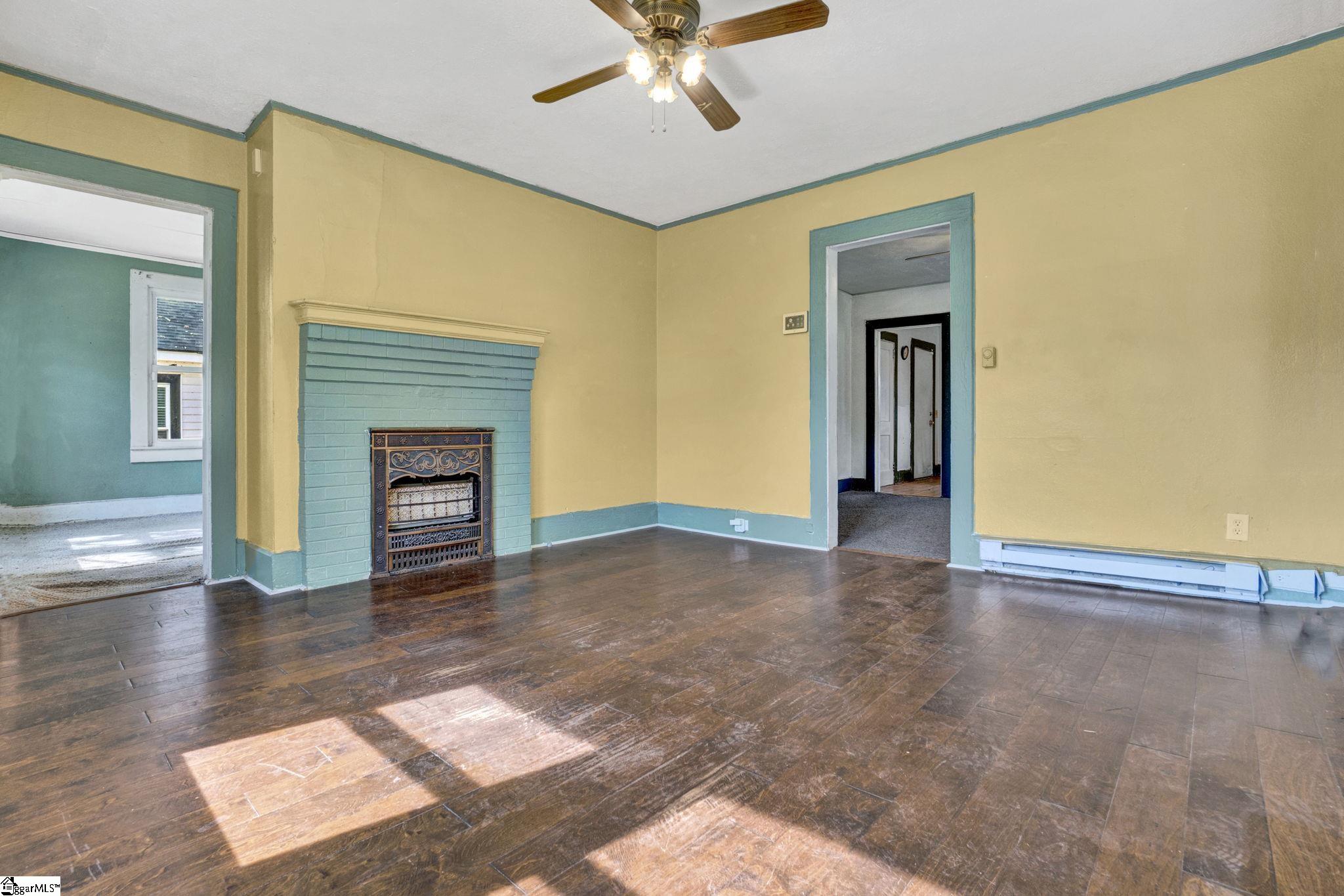 526 Perry Avenue Property Photo 9