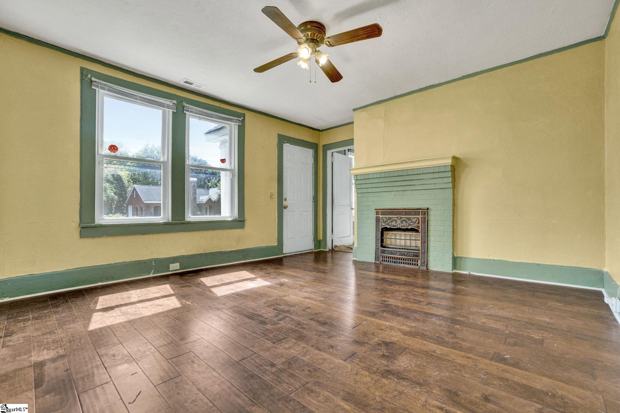 526 Perry Avenue Property Photo 10