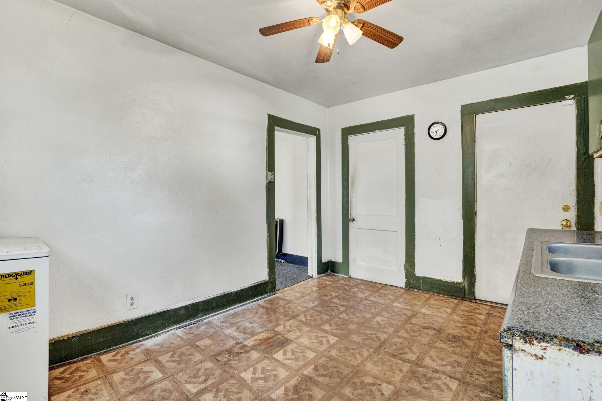 526 Perry Avenue Property Photo 15