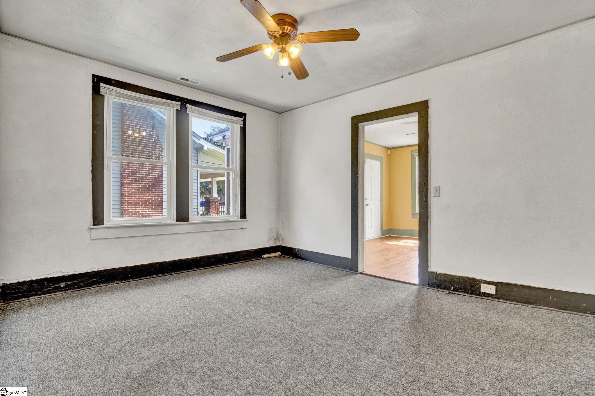526 Perry Avenue Property Photo 16