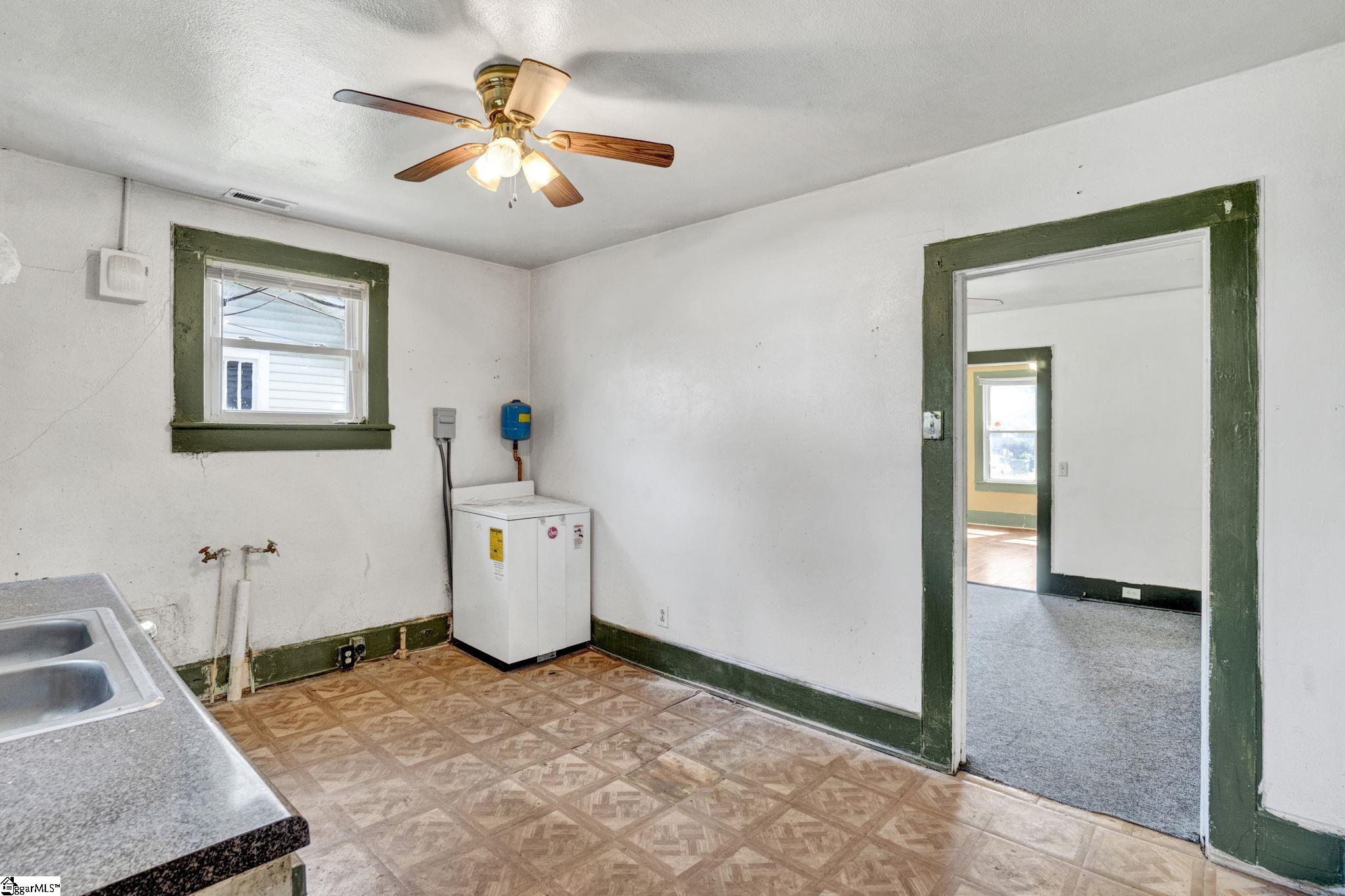 526 Perry Avenue Property Photo 36
