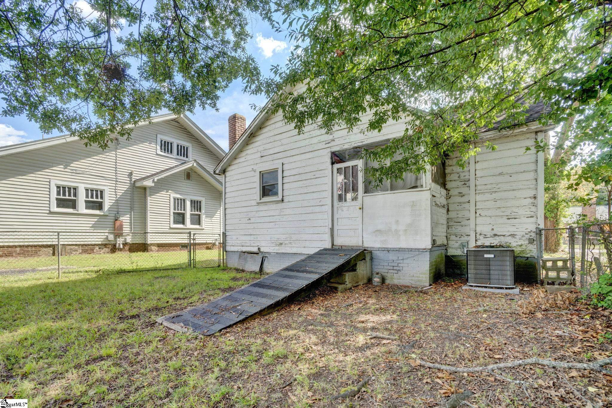 526 Perry Avenue Property Photo 38