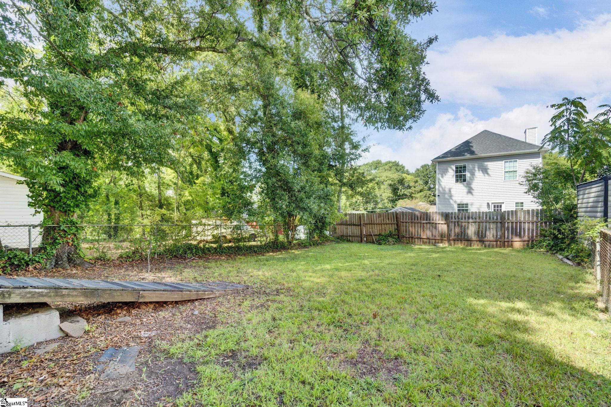 526 Perry Avenue Property Photo 40