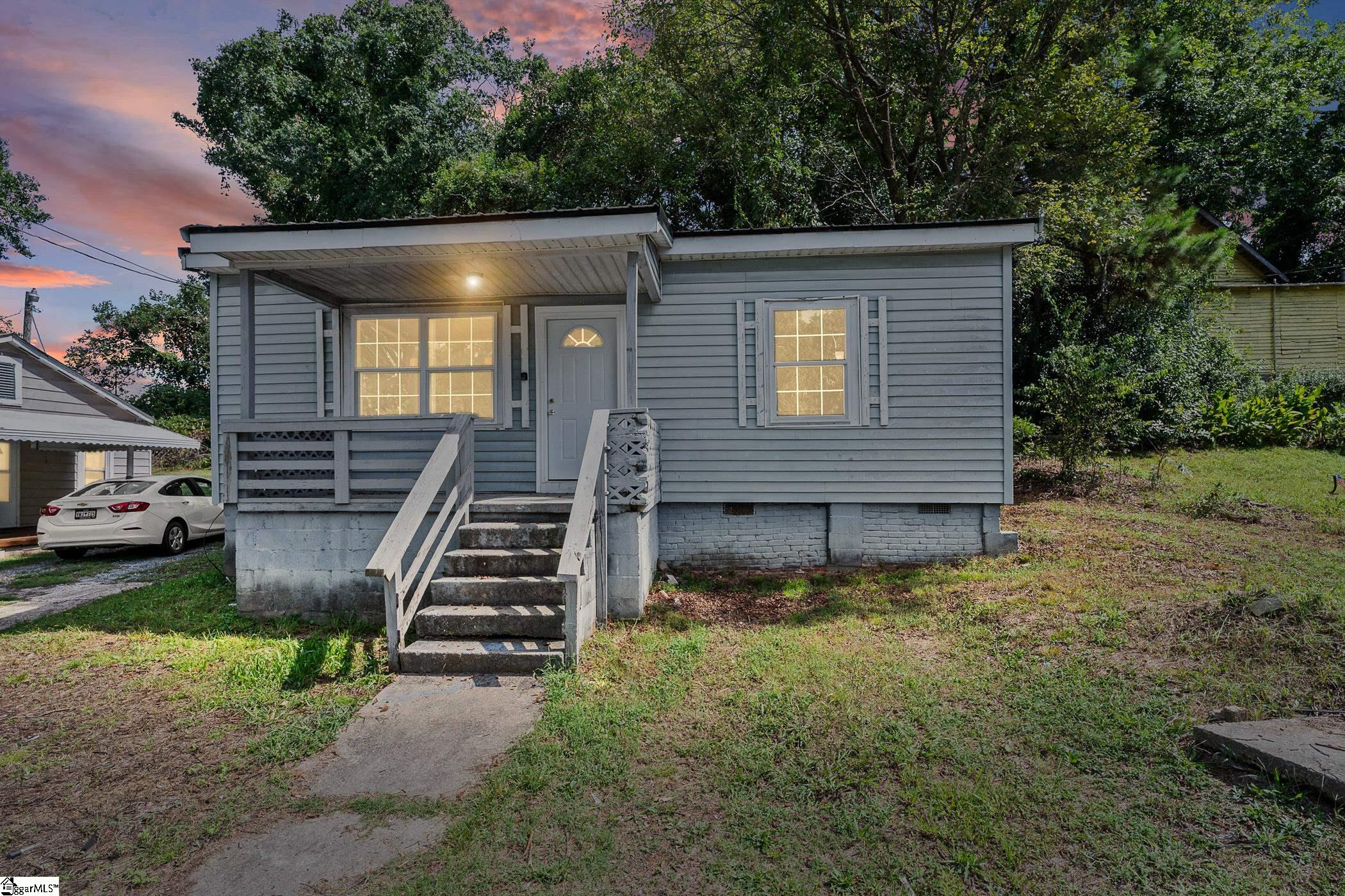 204 Hunters Court Property Photo 1
