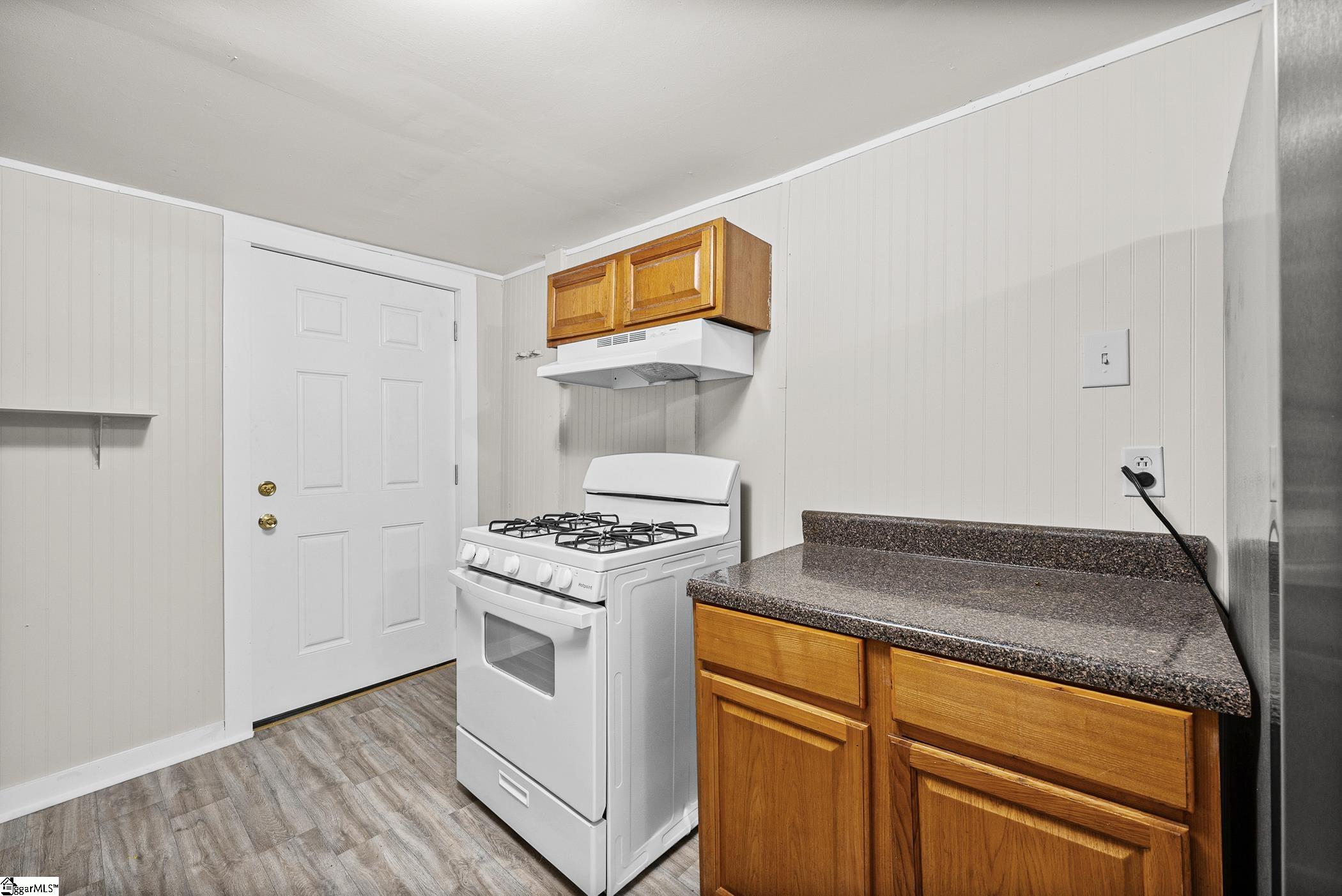 204 Hunters Court Property Photo 6