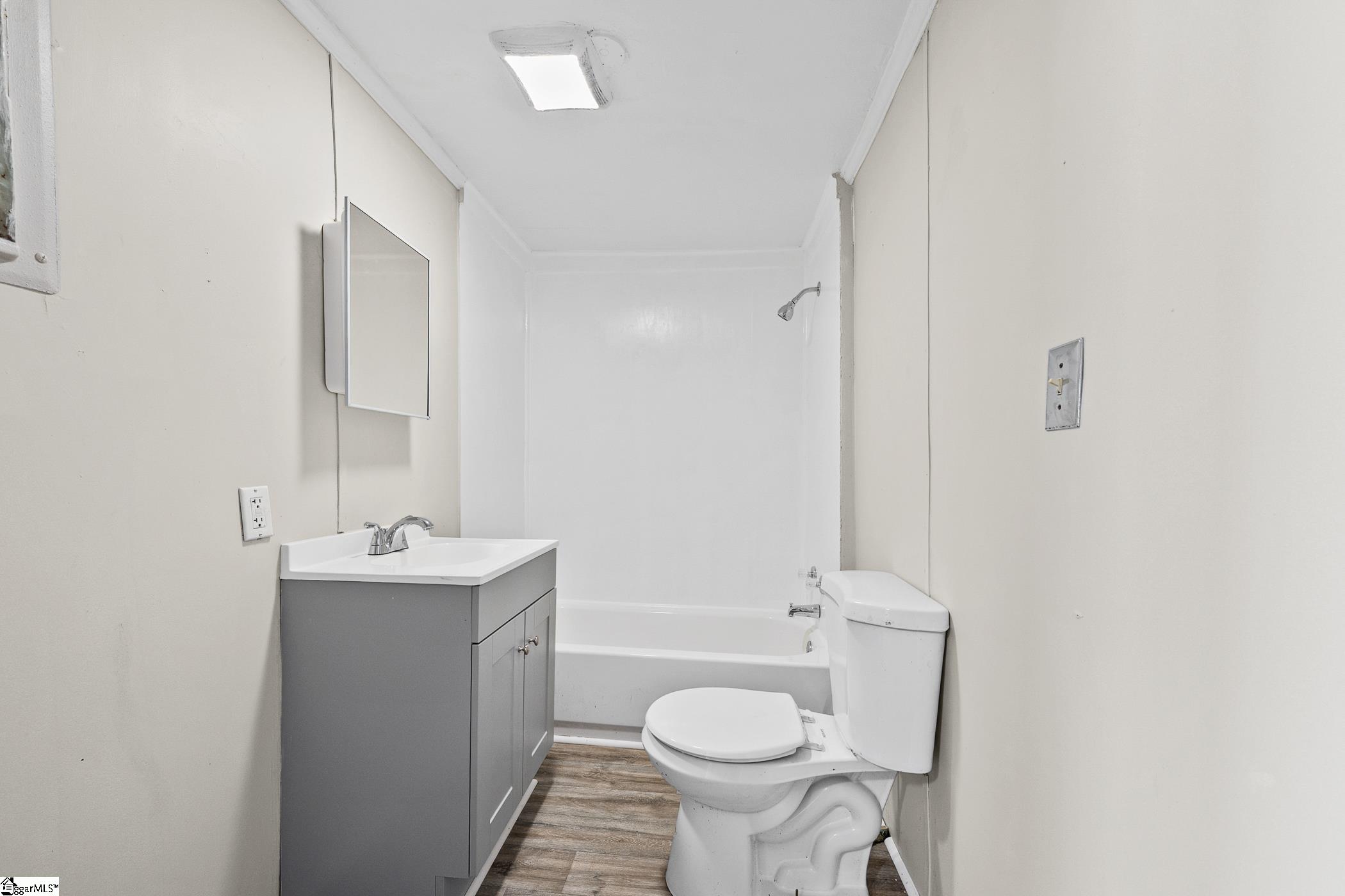 204 Hunters Court Property Photo 8