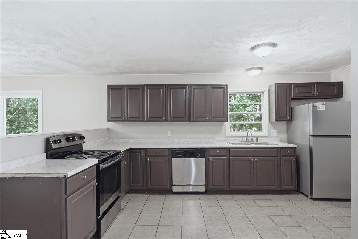 505 Arkwright Drive Property Photo 9