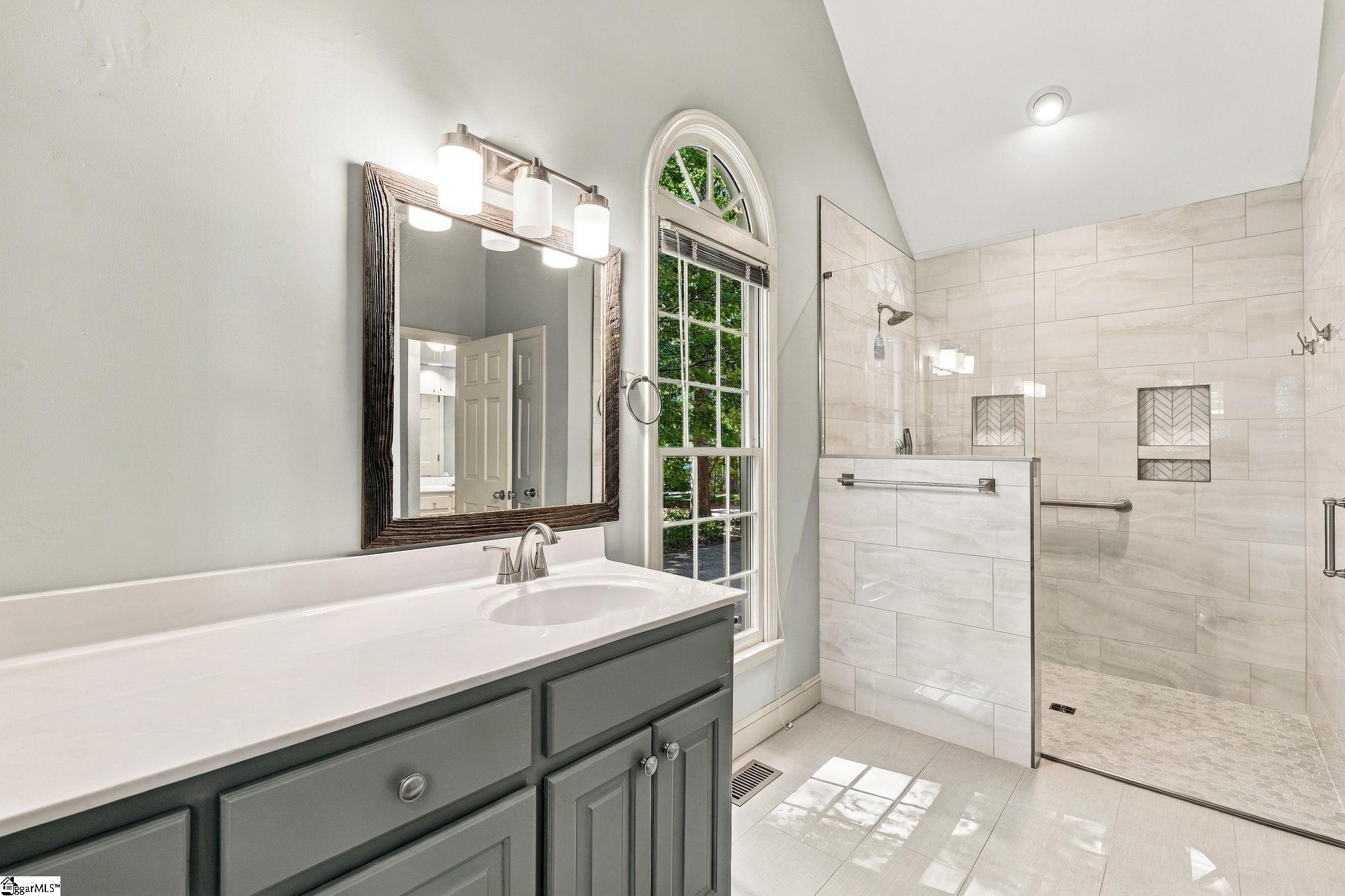 205 Hillpine Drive Property Photo 3