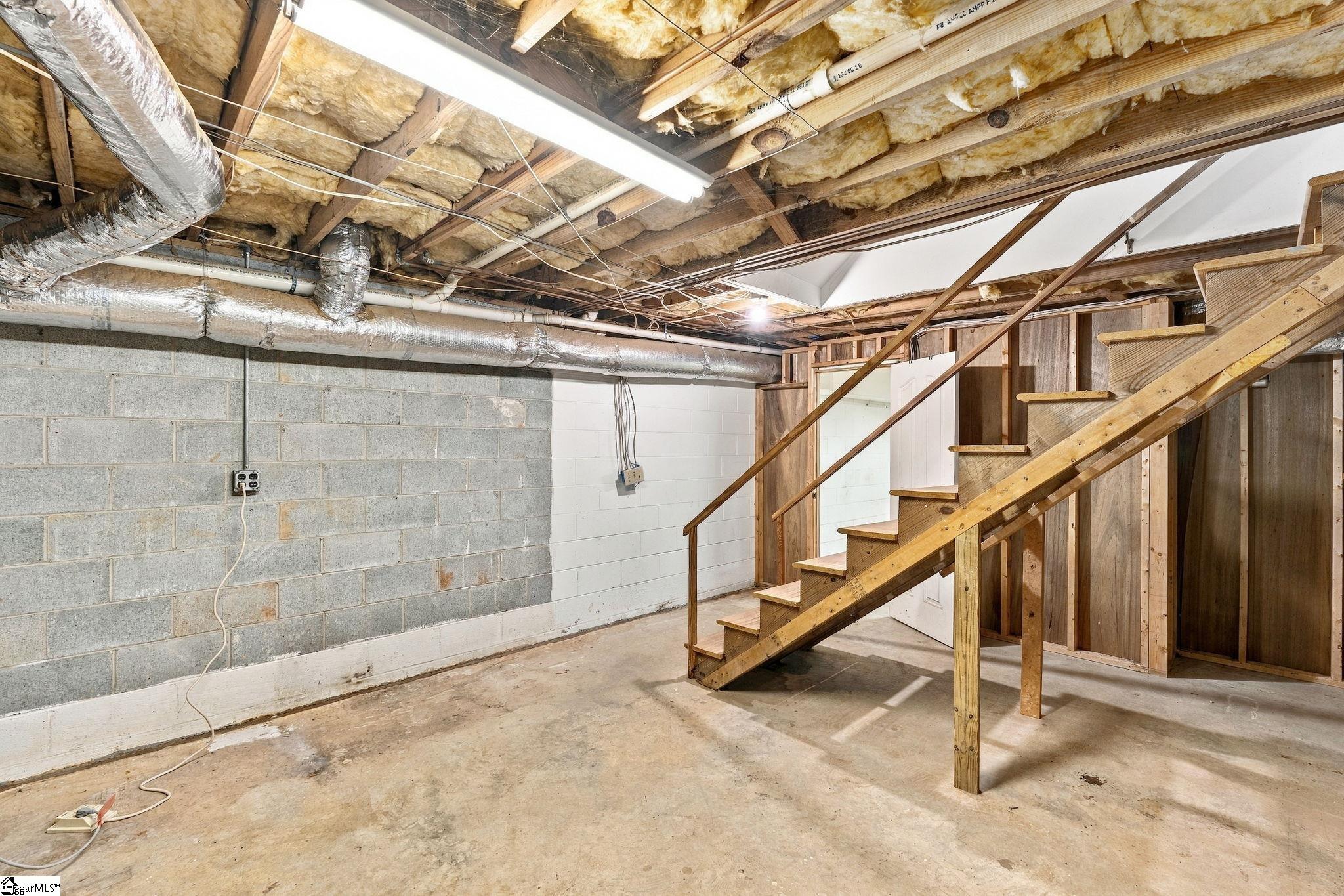 205 Hillpine Drive Property Photo 19