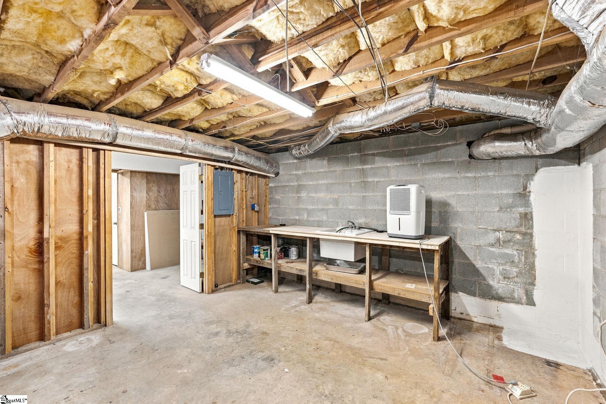 205 Hillpine Drive Property Photo 20