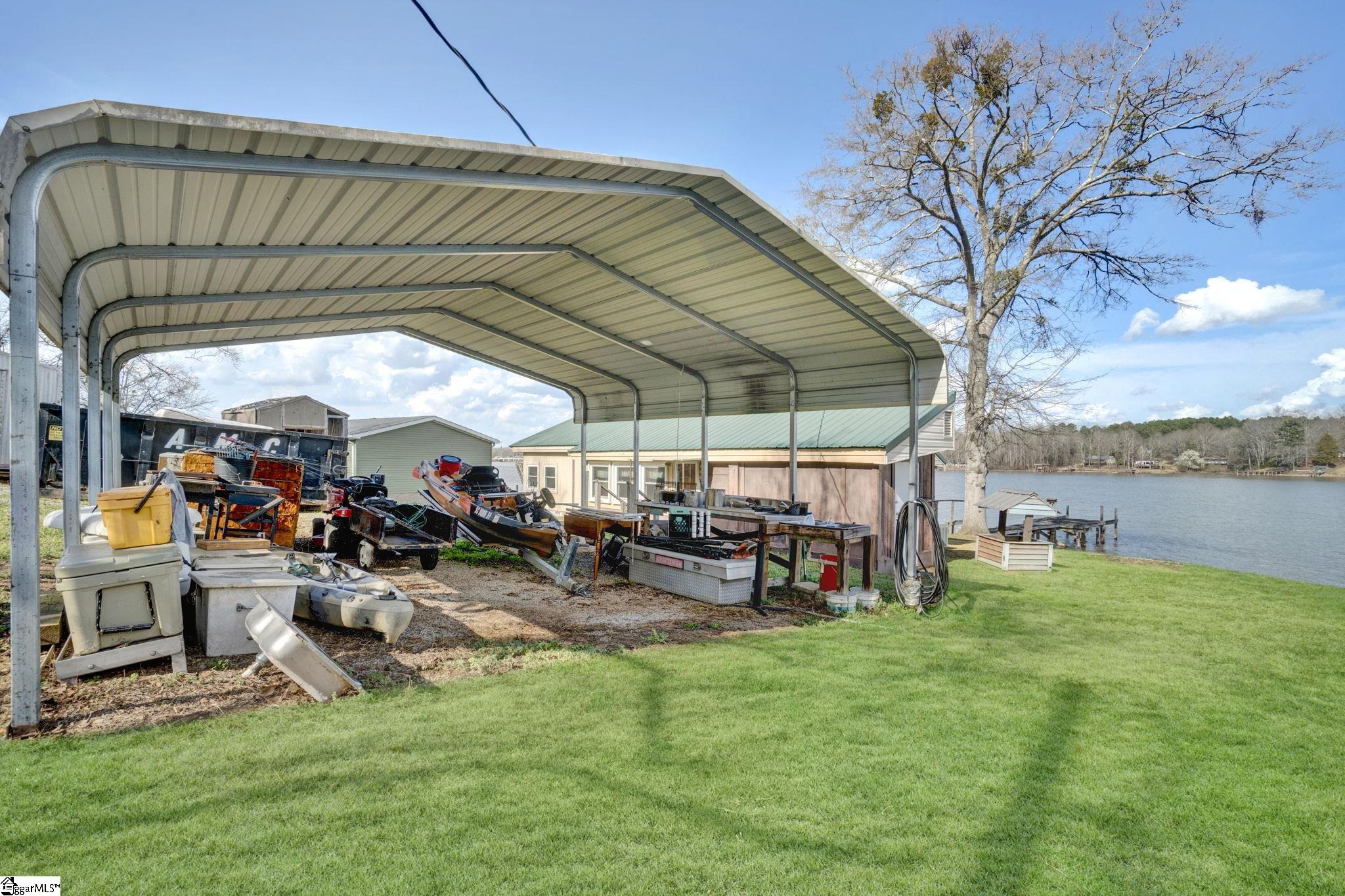 1020 Flymm Smith Road Property Photo 6