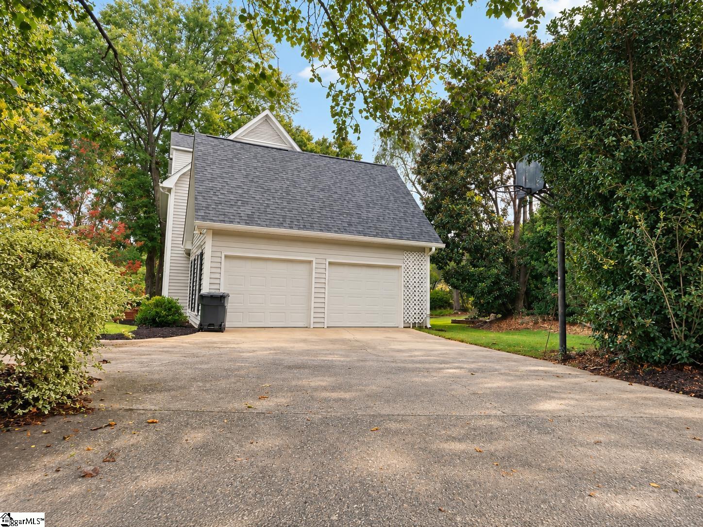 101 Gilderview Drive Property Photo 2