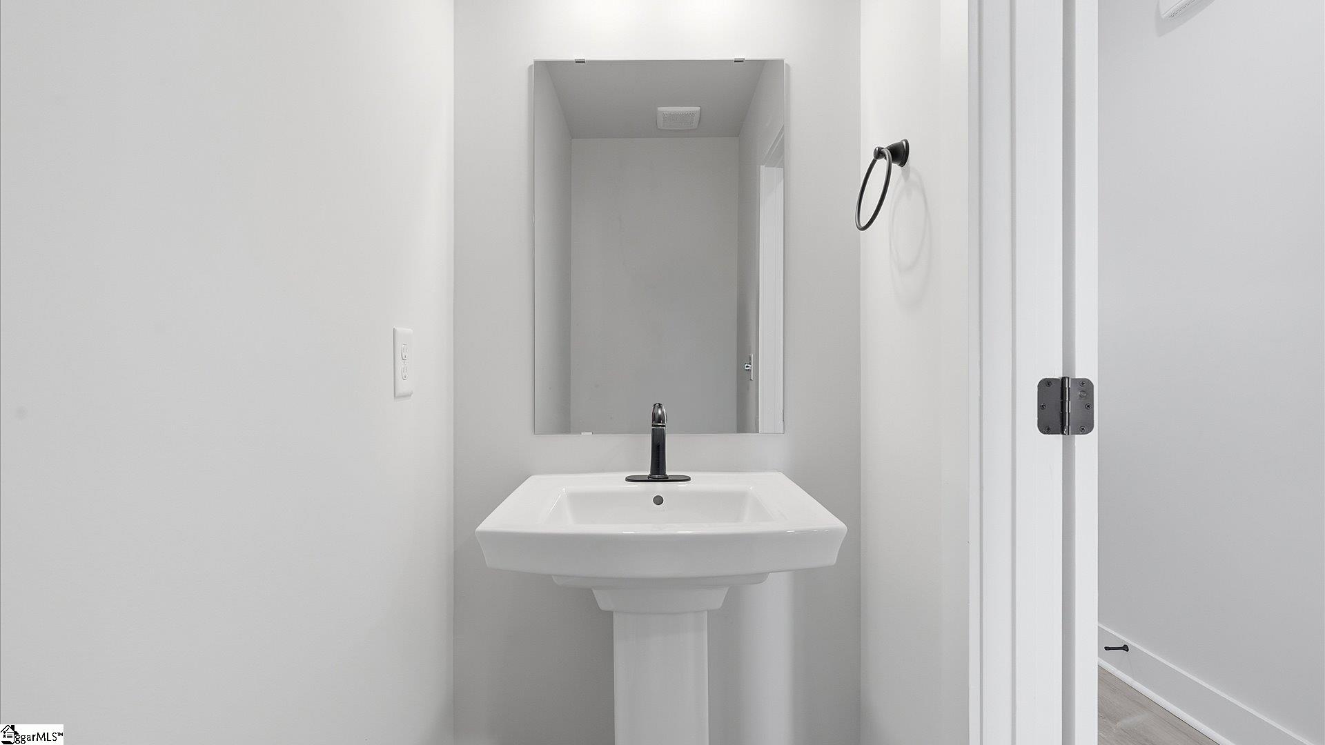 7 Hagen Lane Property Photo 11