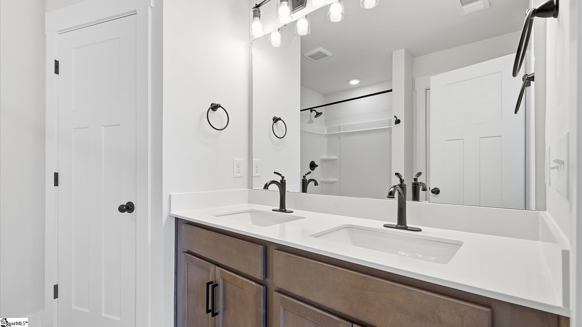 7 Hagen Lane Property Photo 15