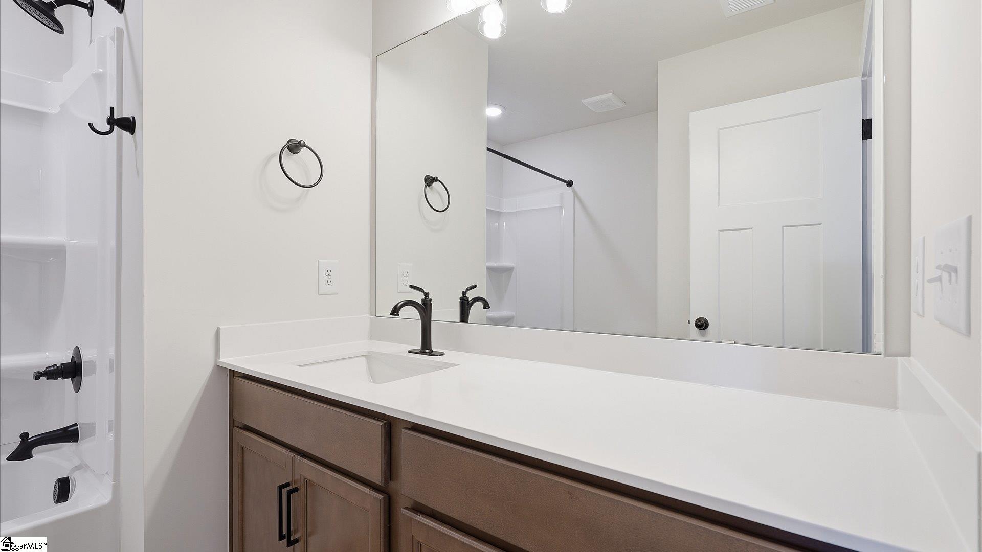 7 Hagen Lane Property Photo 21