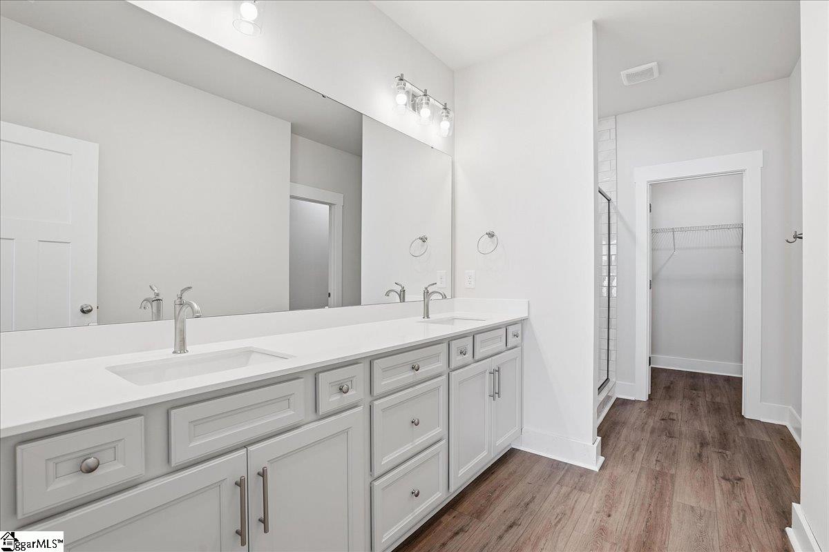 427 Crestcreek Drive Property Photo 13