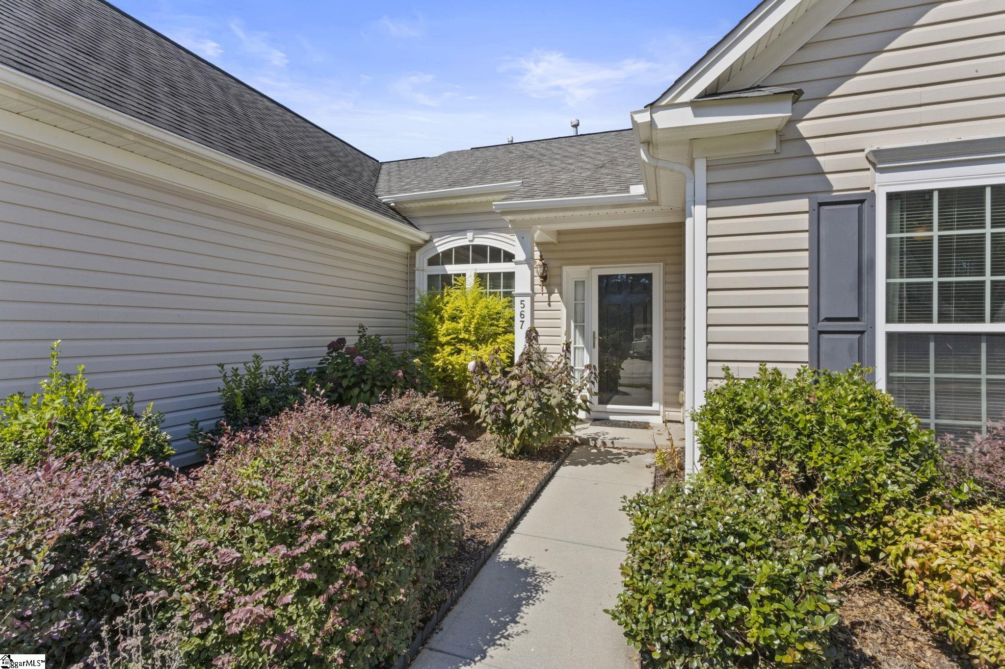 567 Shoreline Boulevard Property Photo 2