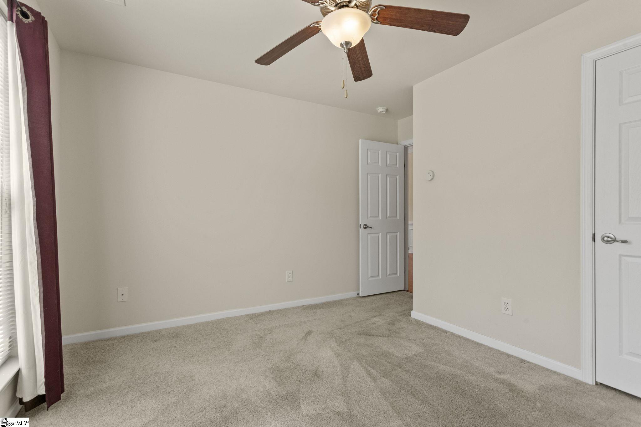567 Shoreline Boulevard Property Photo 14