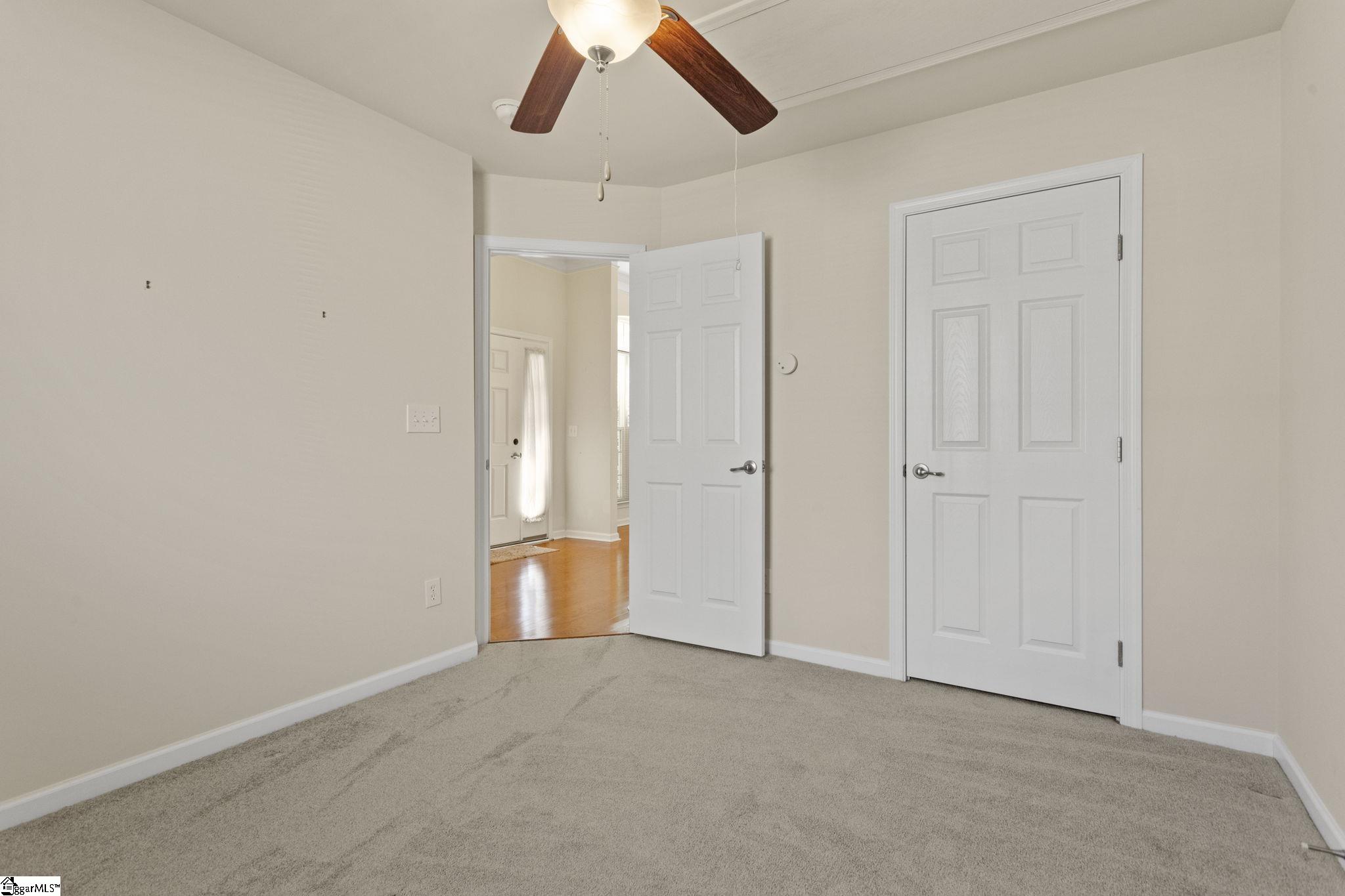 567 Shoreline Boulevard Property Photo 17