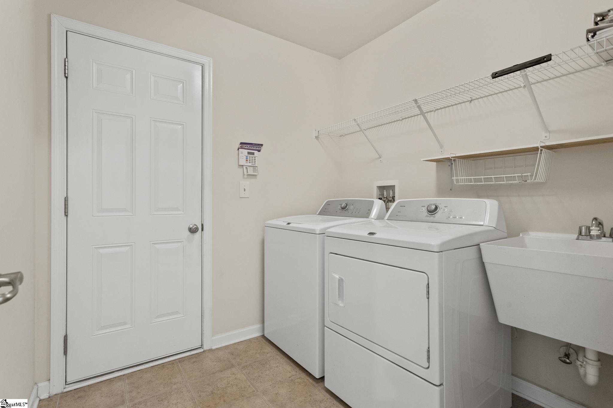 567 Shoreline Boulevard Property Photo 18
