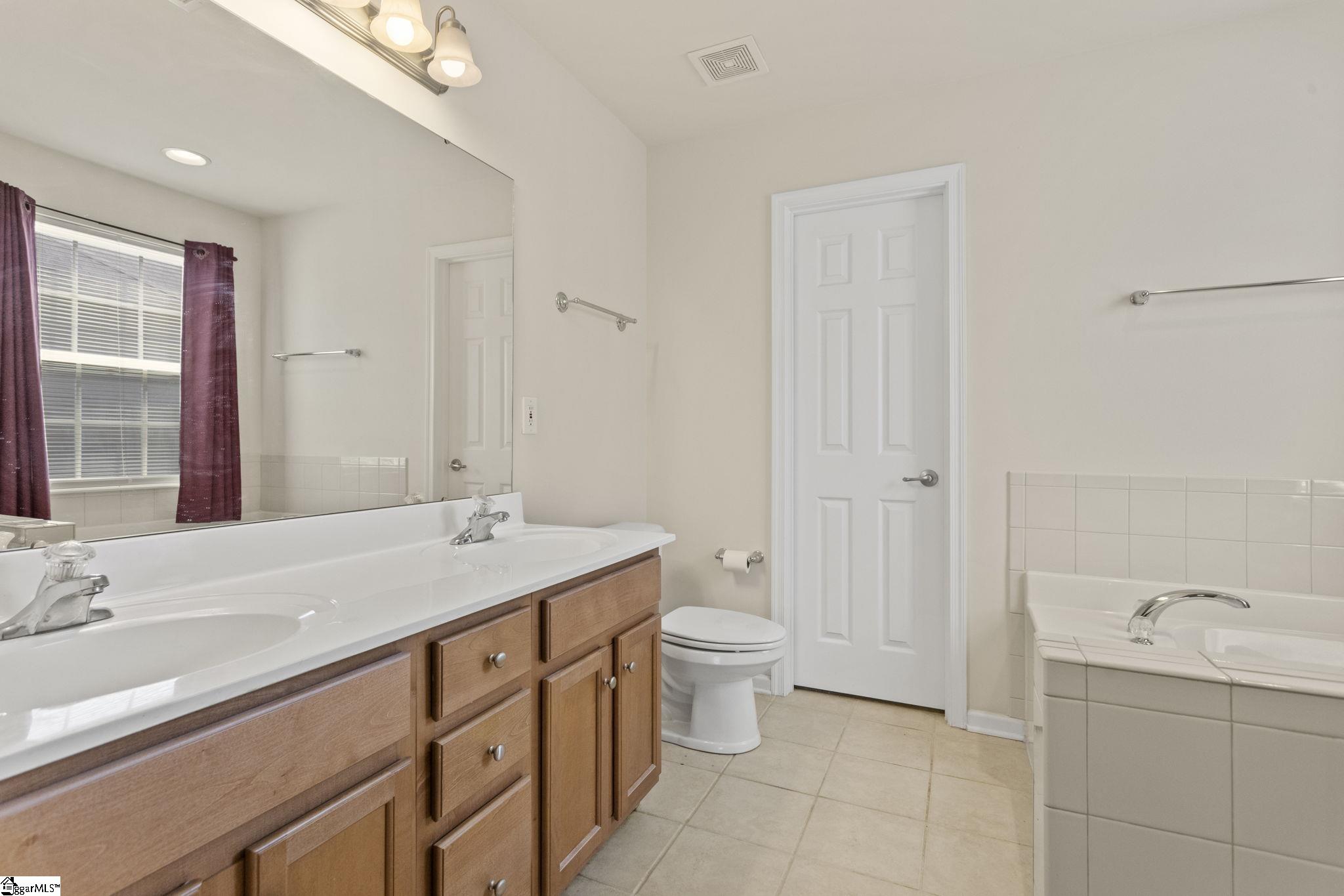 567 Shoreline Boulevard Property Photo 21