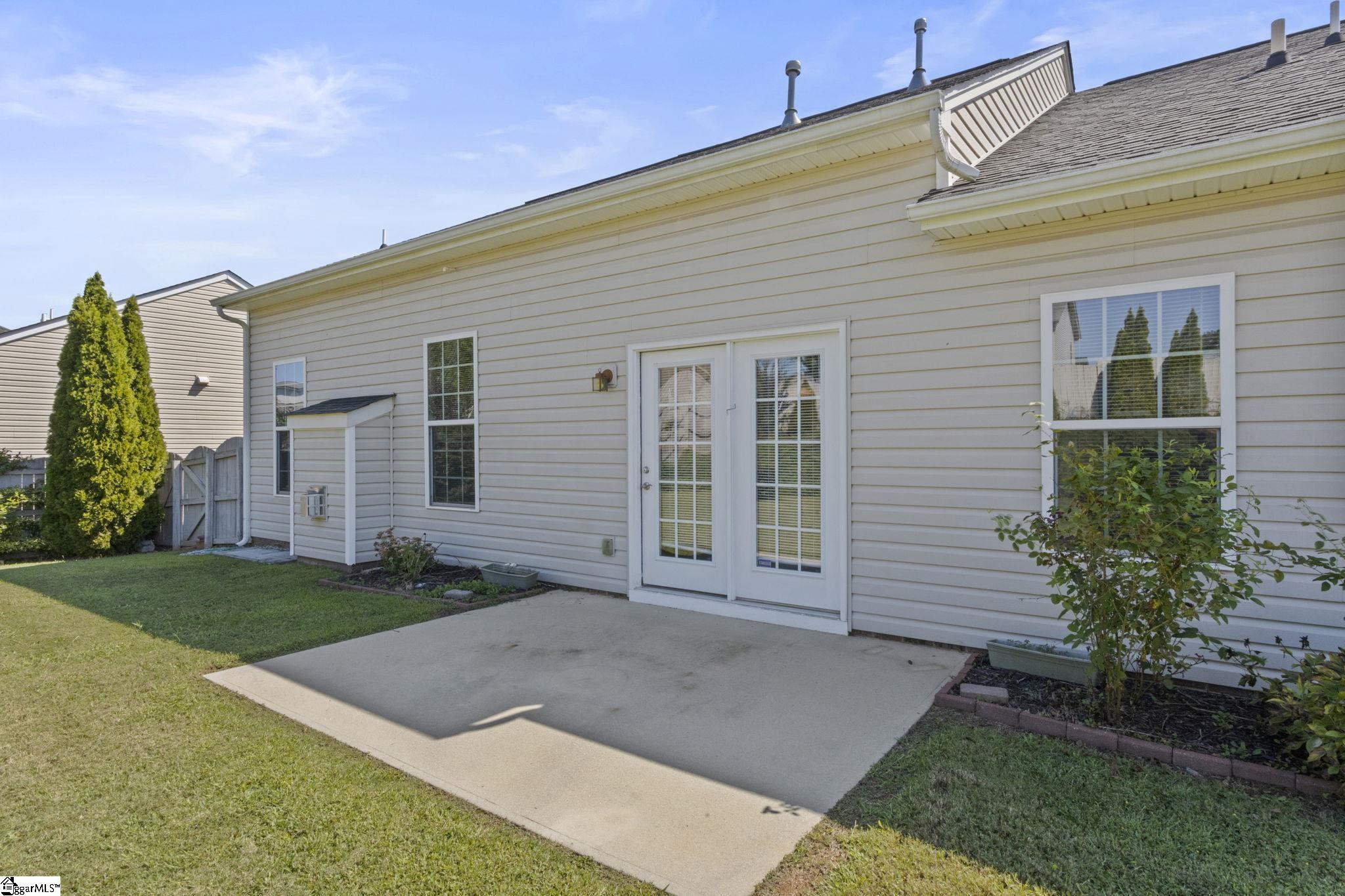 567 Shoreline Boulevard Property Photo 24
