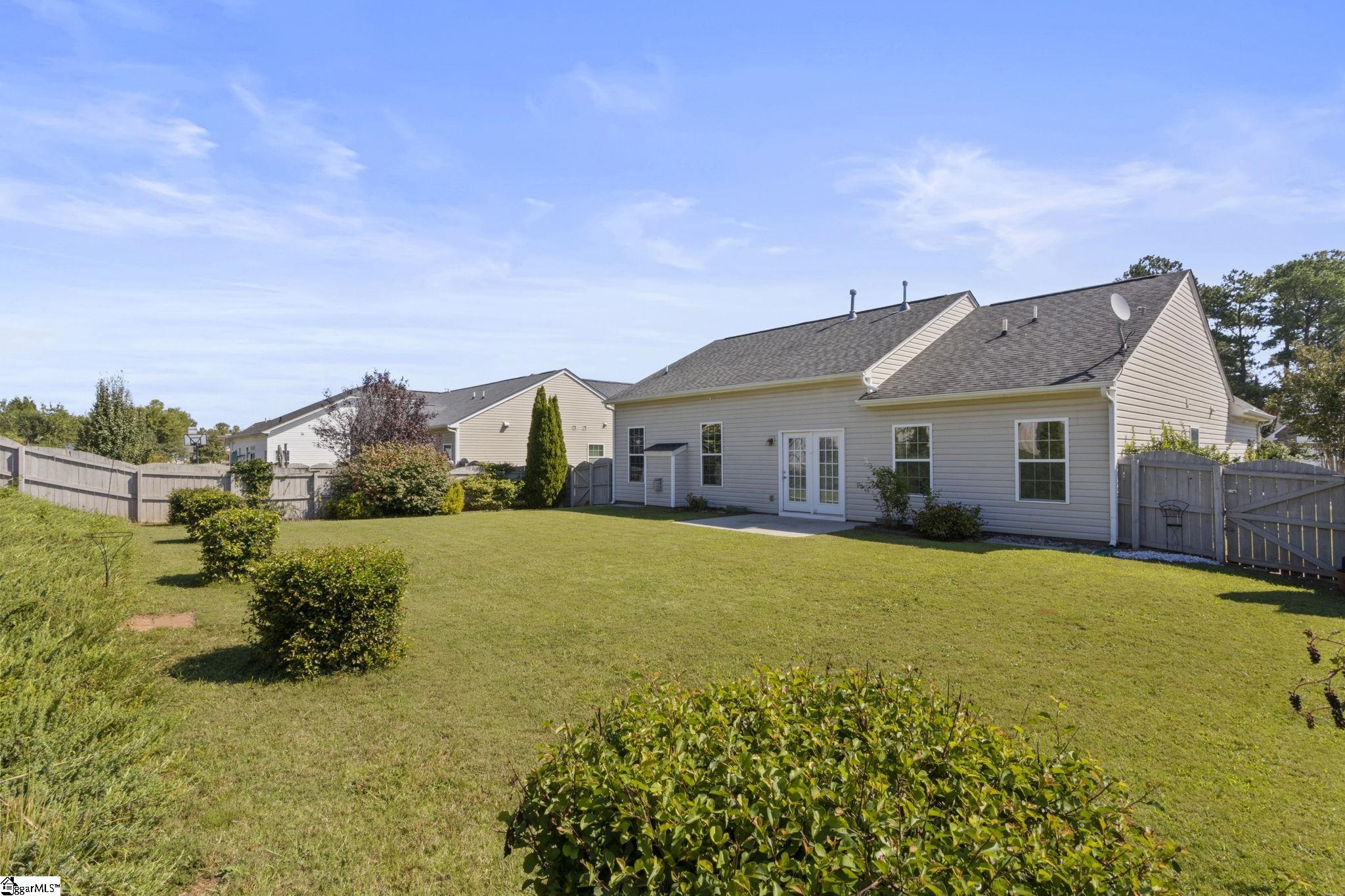567 Shoreline Boulevard Property Photo 27