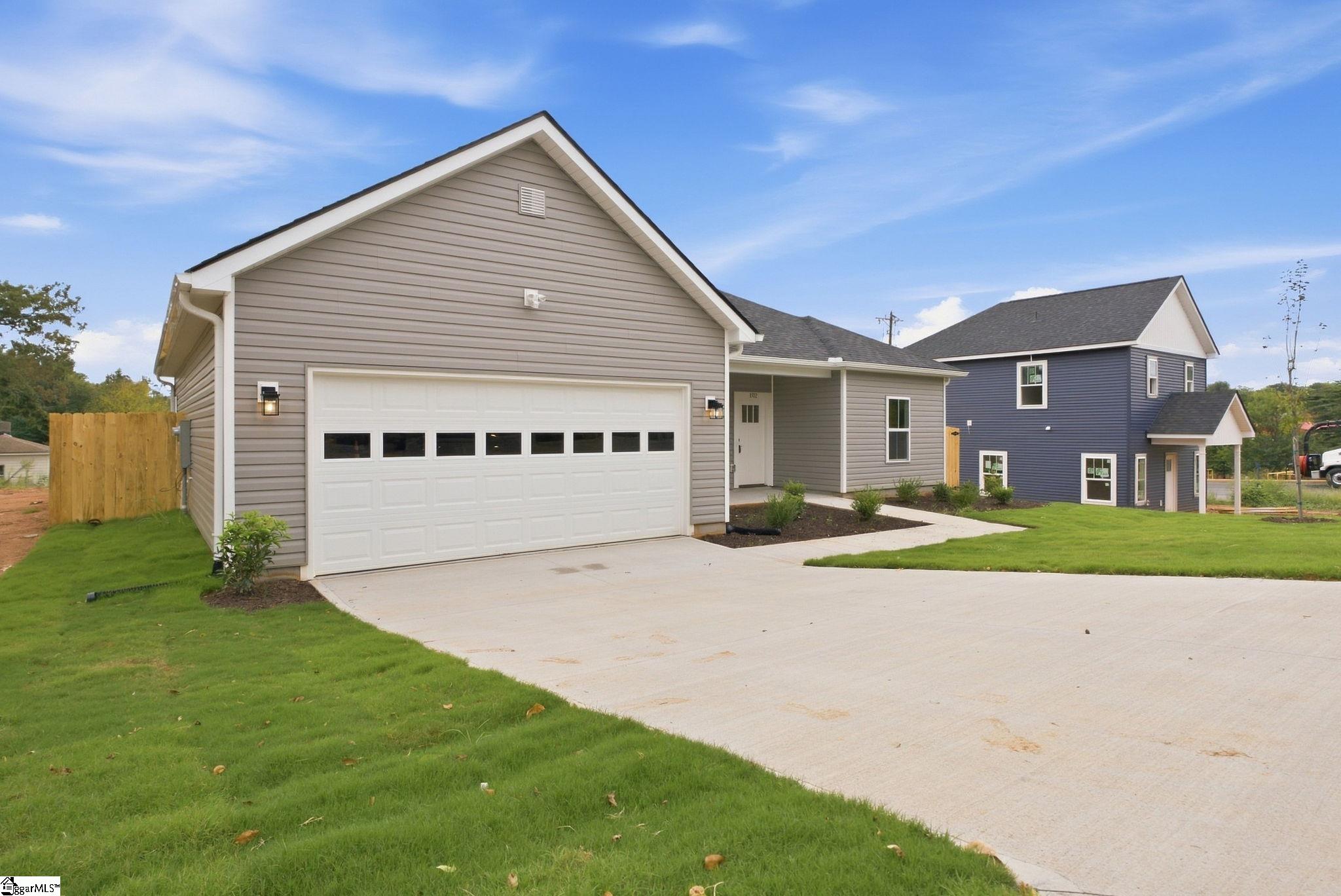 102 9th Street Property Photo 3
