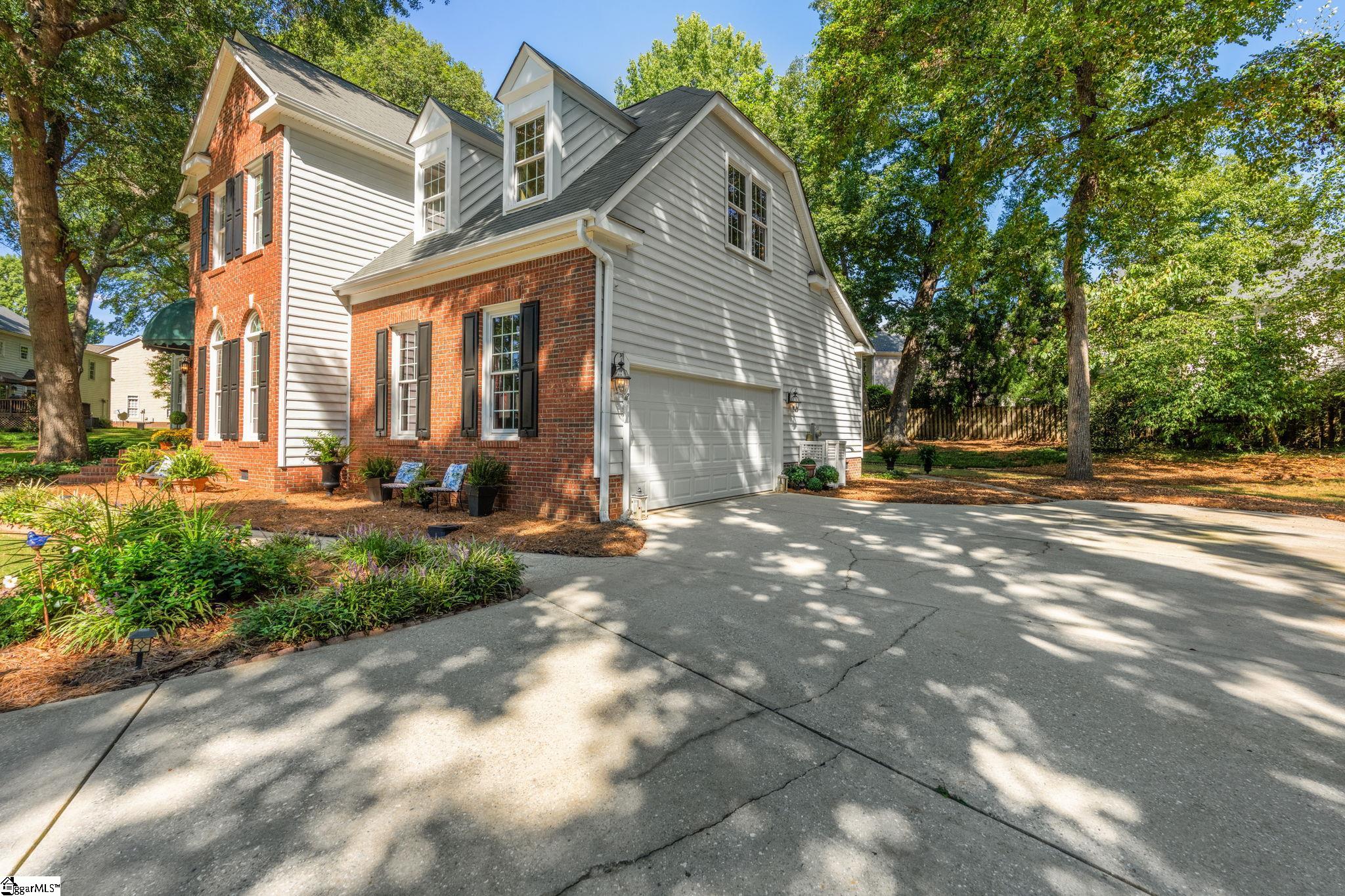 107 Willow Oak Court Property Photo 8
