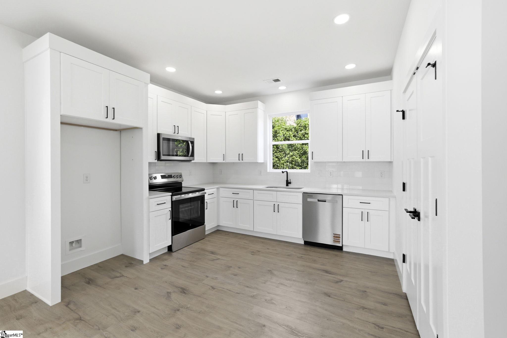 425 Ambiance Court Property Photo 3