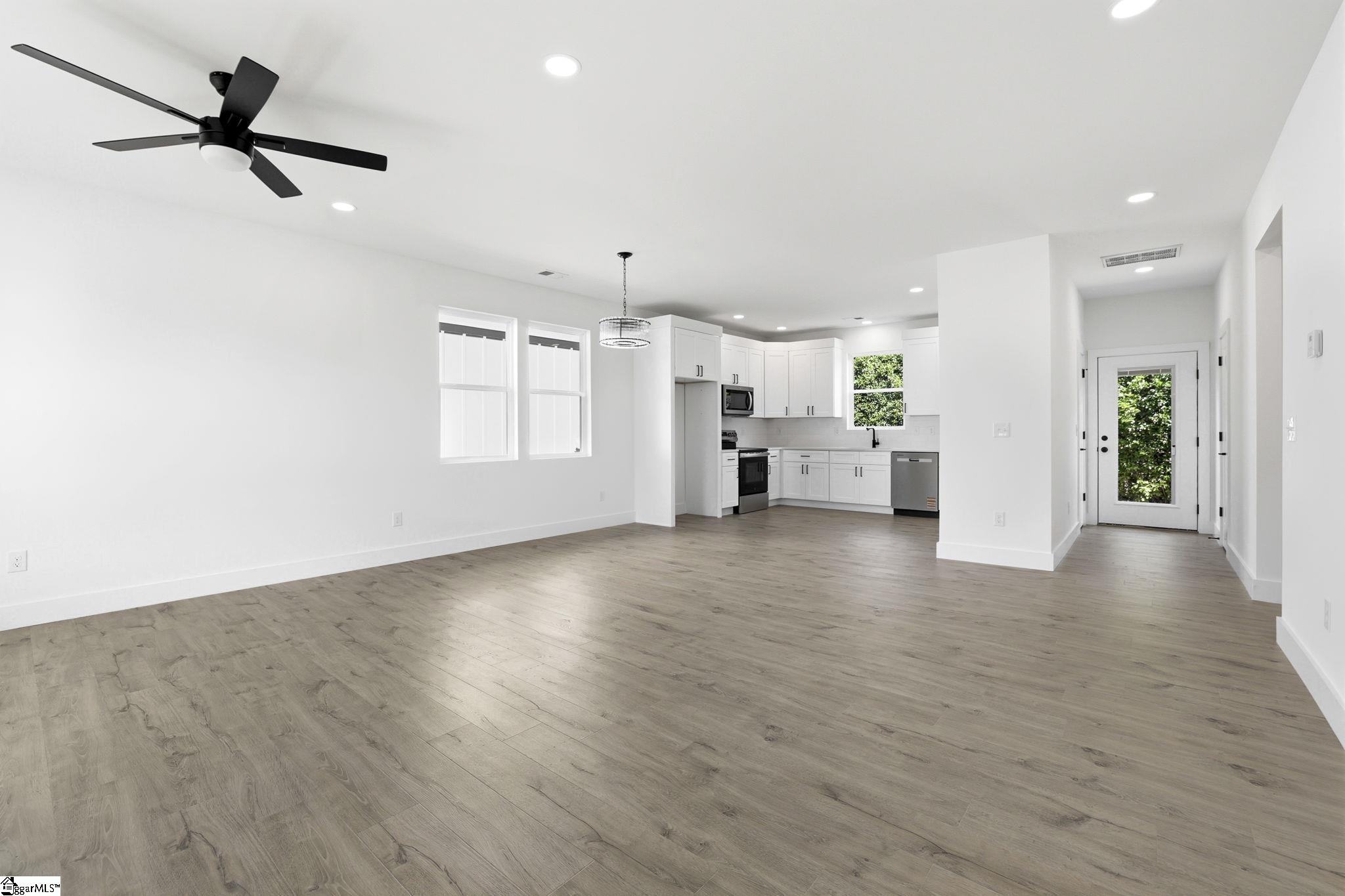 425 Ambiance Court Property Photo 9