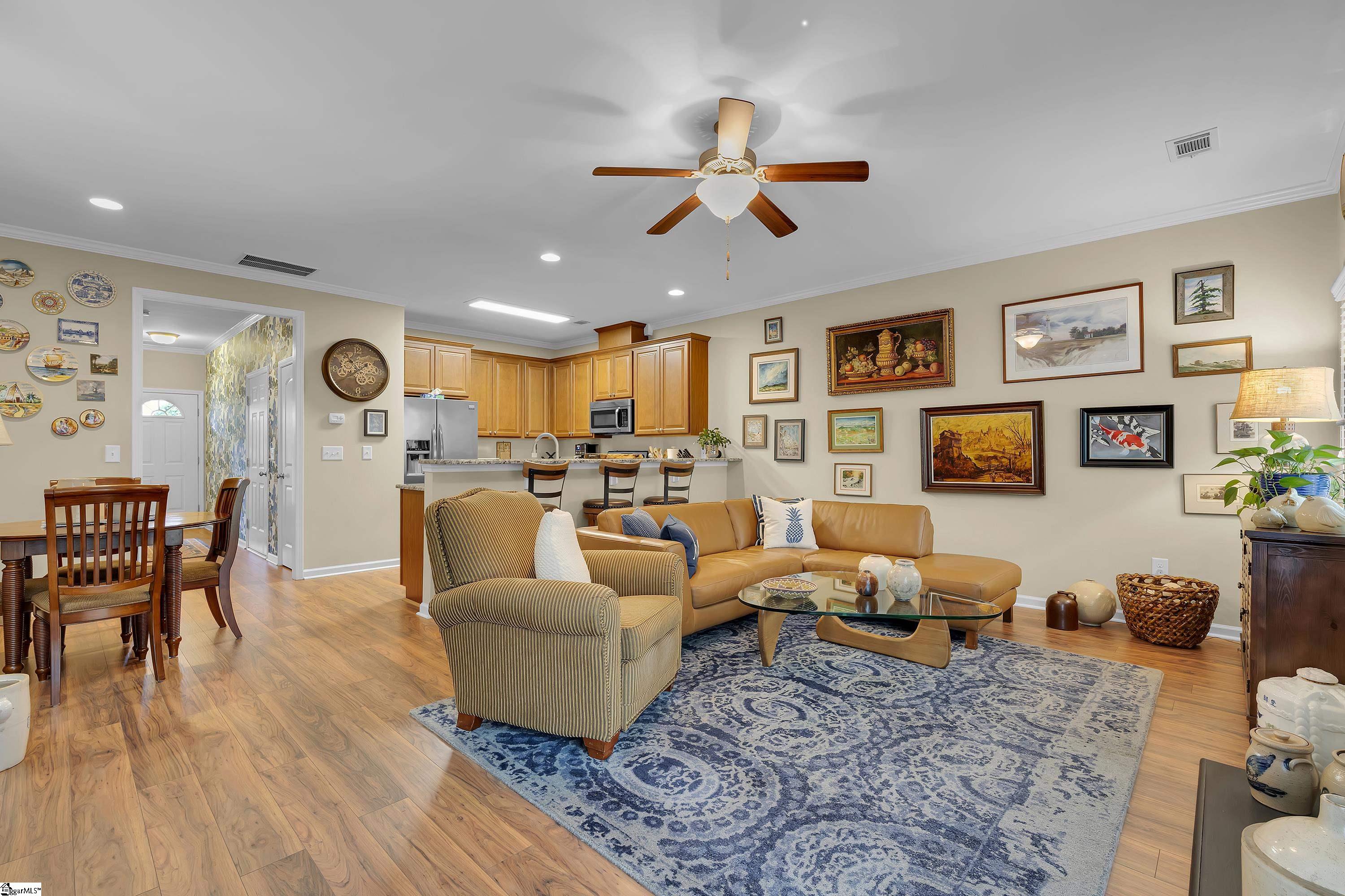 205 Shady Grove Drive Property Photo 3