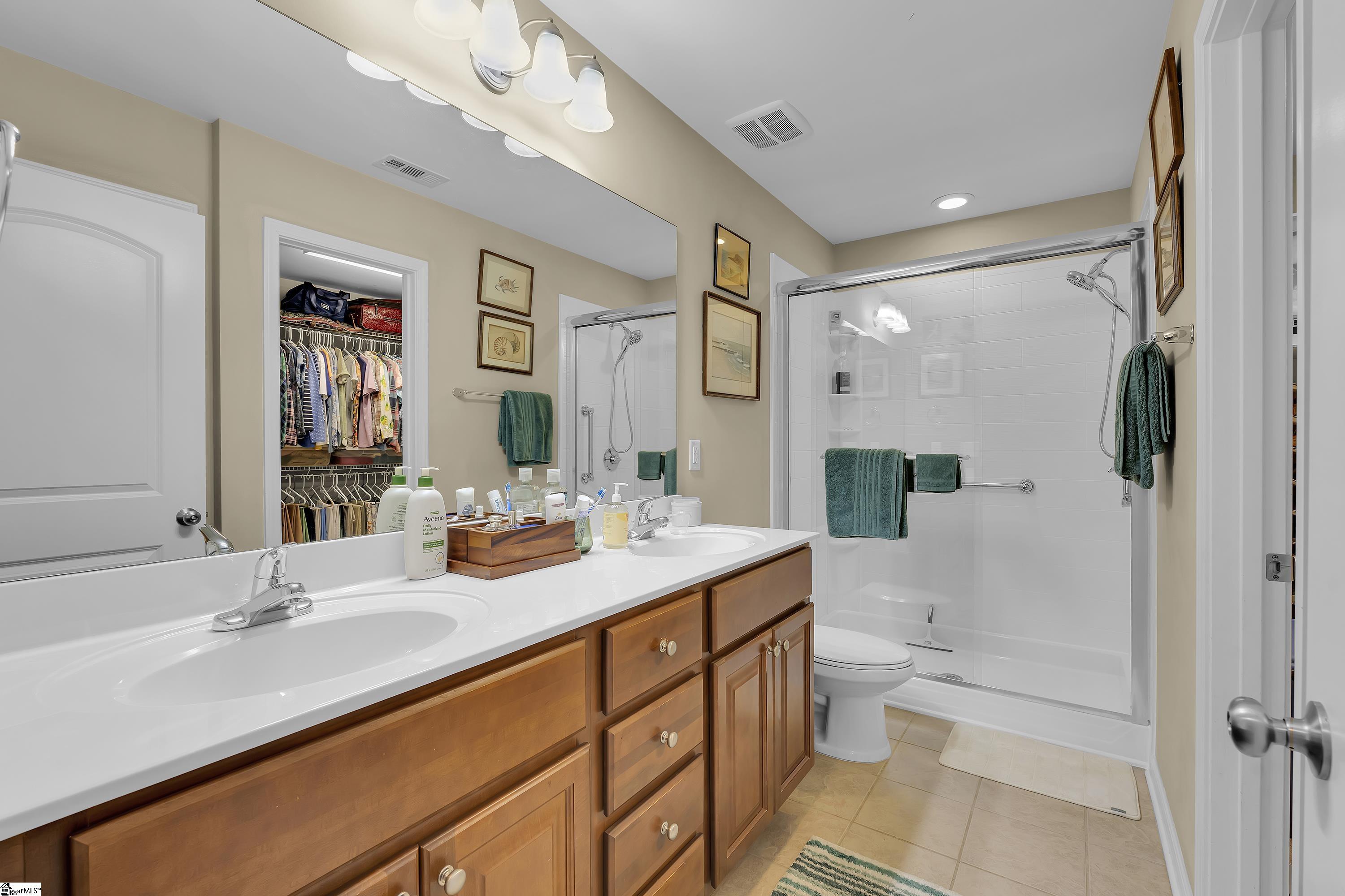 205 Shady Grove Drive Property Photo 7