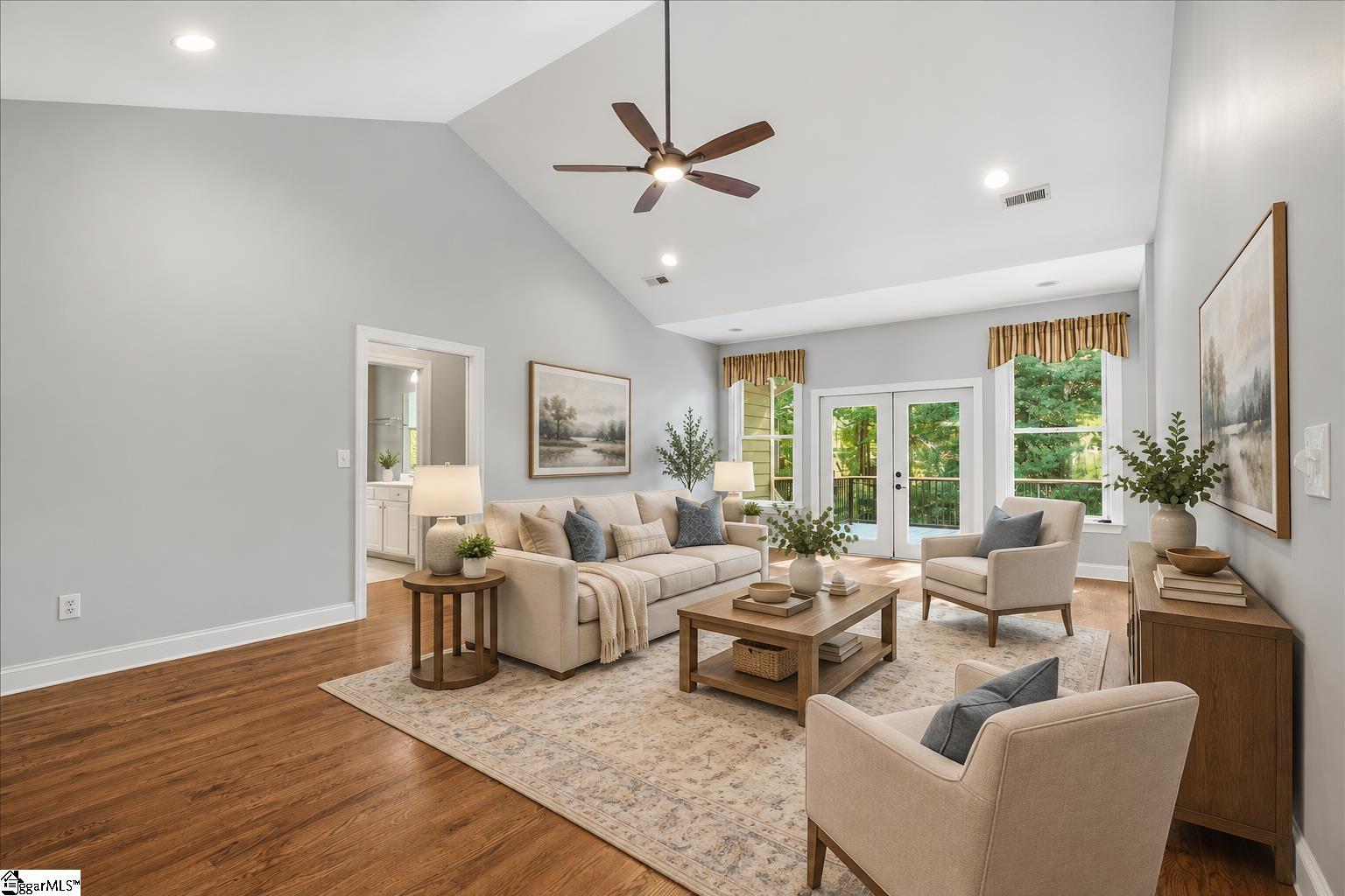 1 Mandarin Circle Property Photo 5