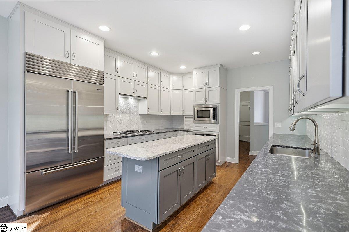 1 Mandarin Circle Property Photo 8