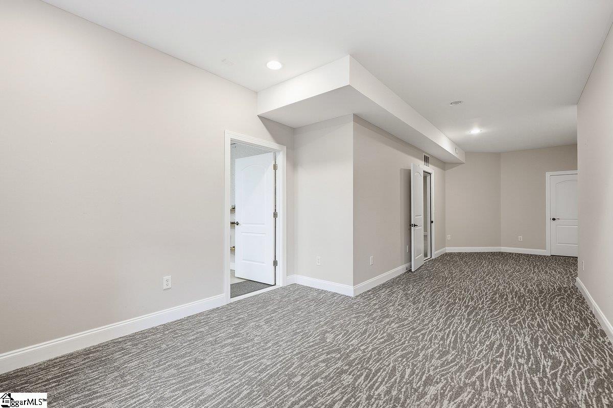 1 Mandarin Circle Property Photo 31
