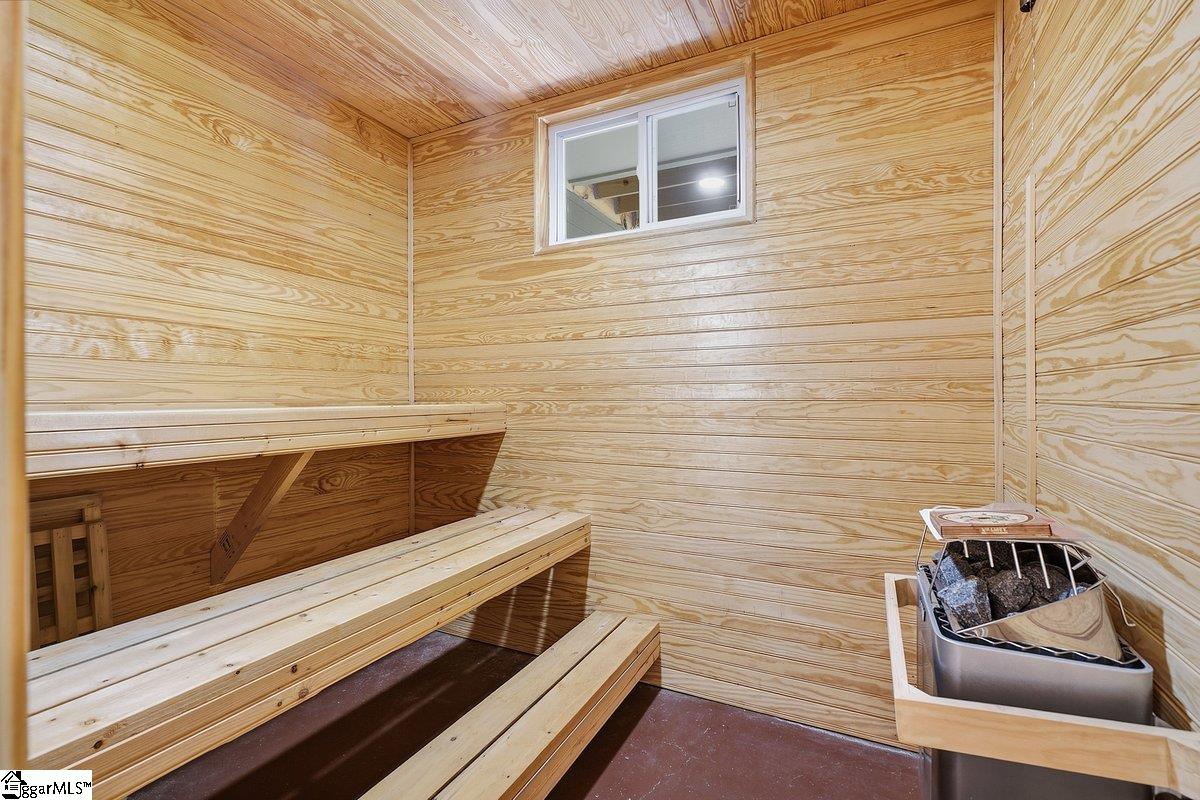 1 Mandarin Circle Property Photo 32