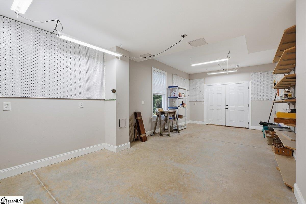 1 Mandarin Circle Property Photo 34