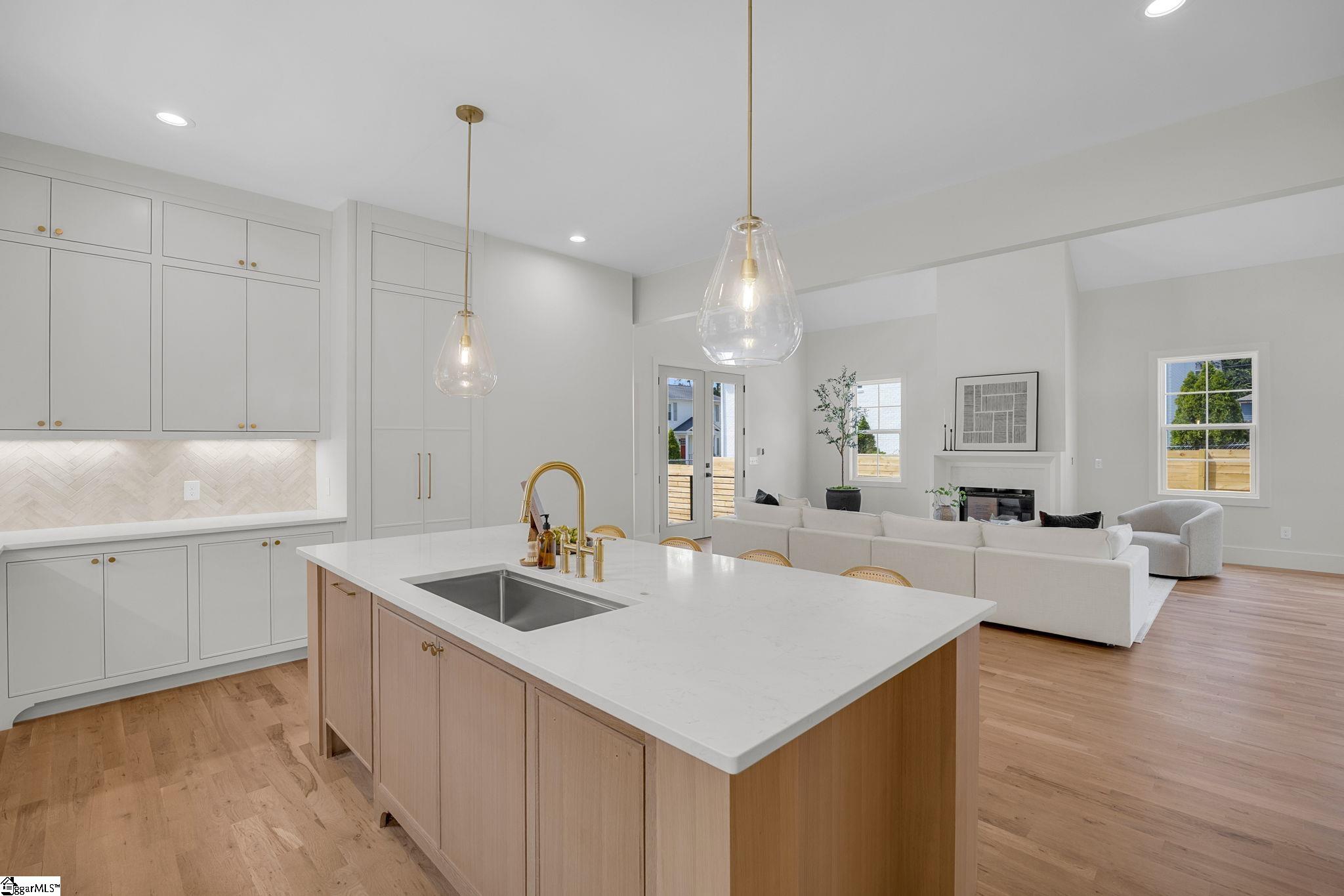 407 Pinckney Street Property Photo 13