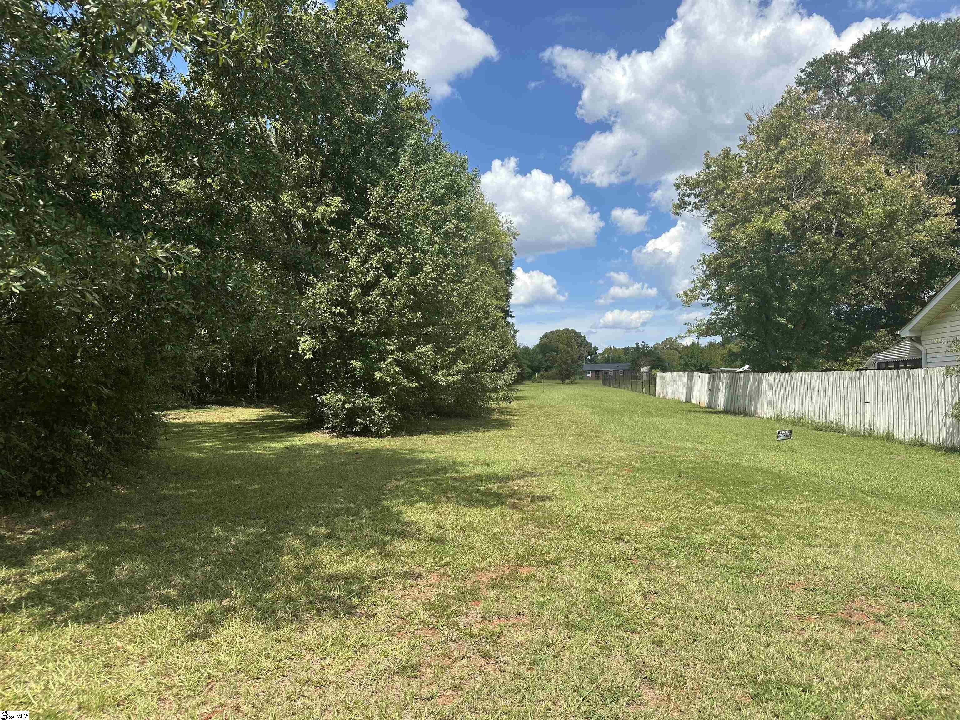 215 Apple Drive Property Photo 2