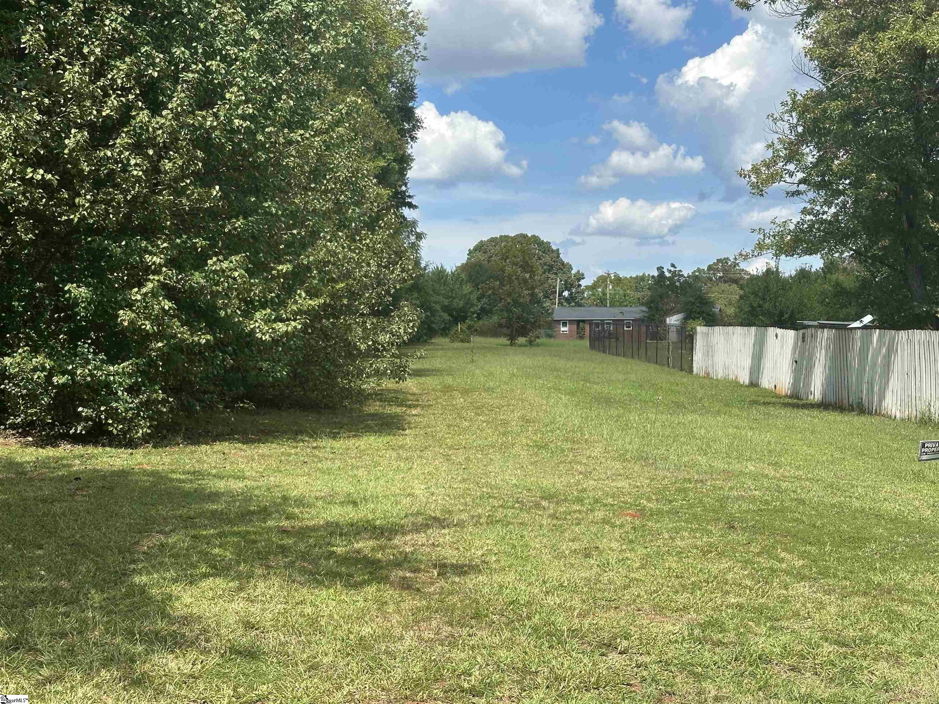 215 Apple Drive Property Photo 3