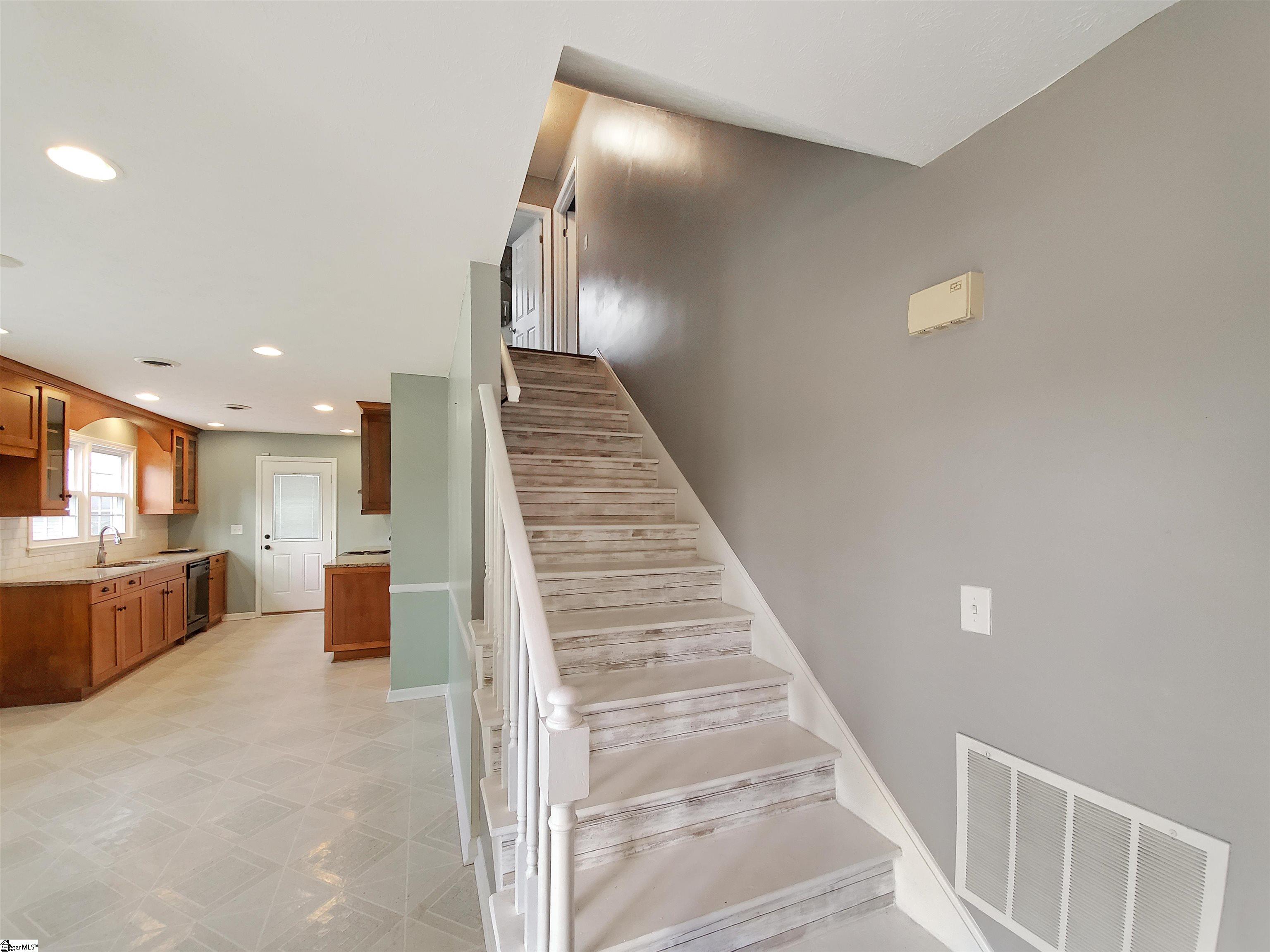 1603935 Property Photo 5