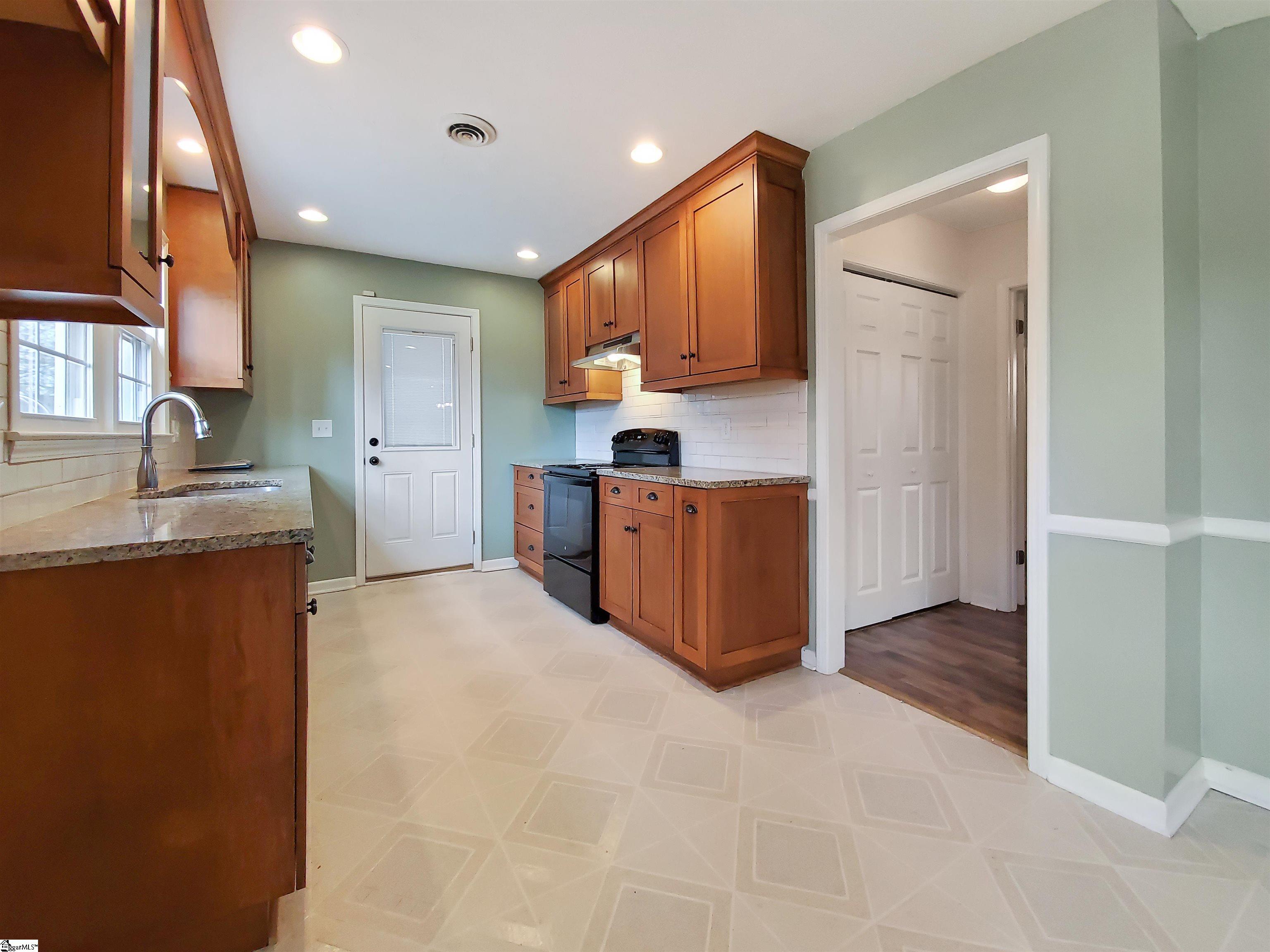 1603935 Property Photo 14