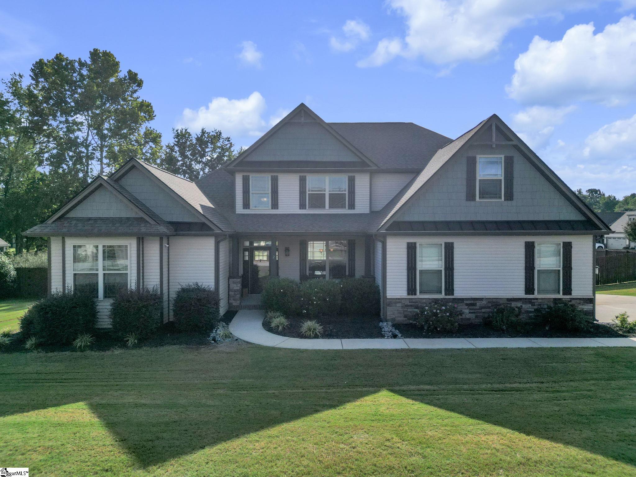 2 Meadowgold Lane Property Photo 1