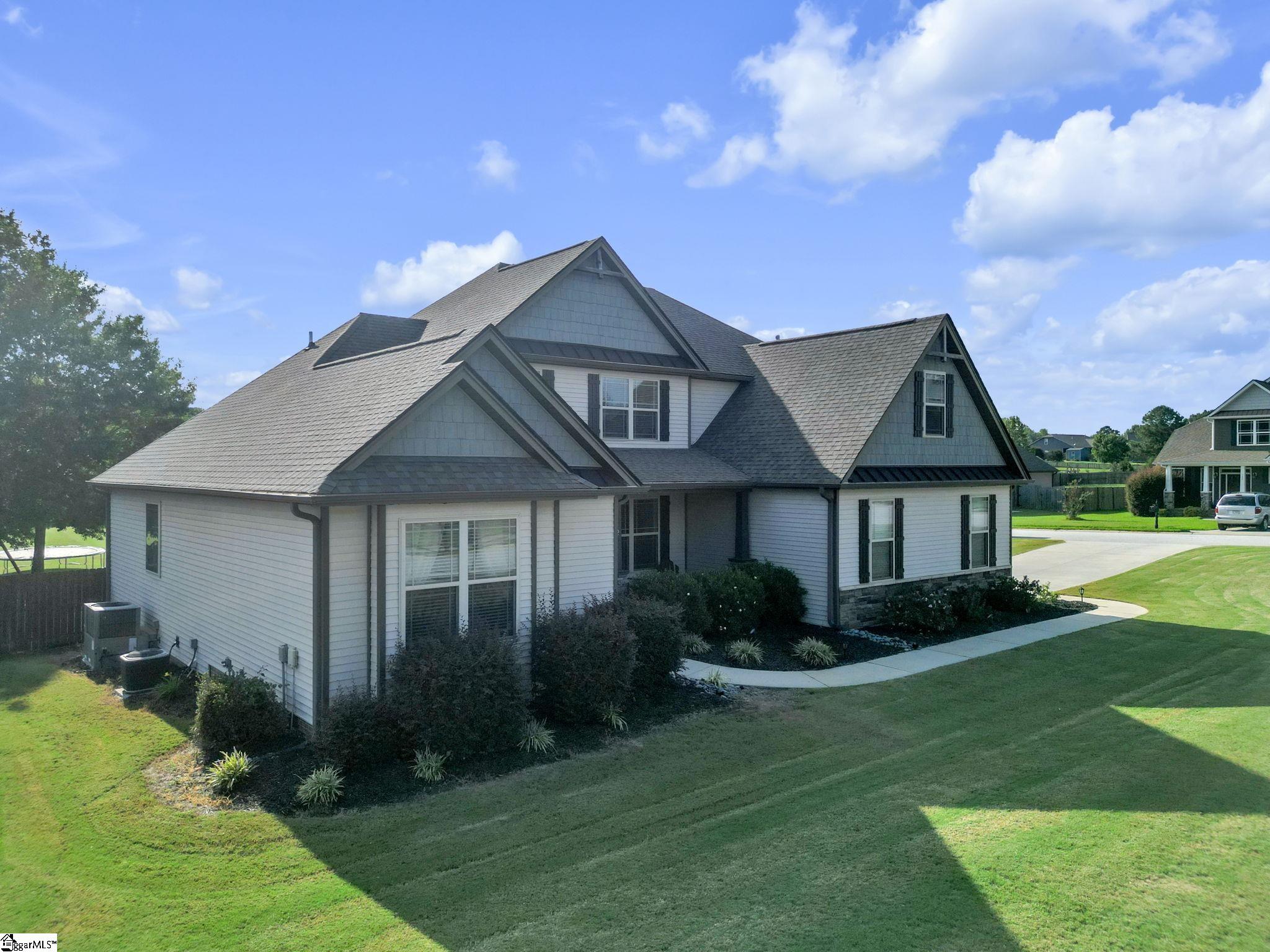 2 Meadowgold Lane Property Photo 2